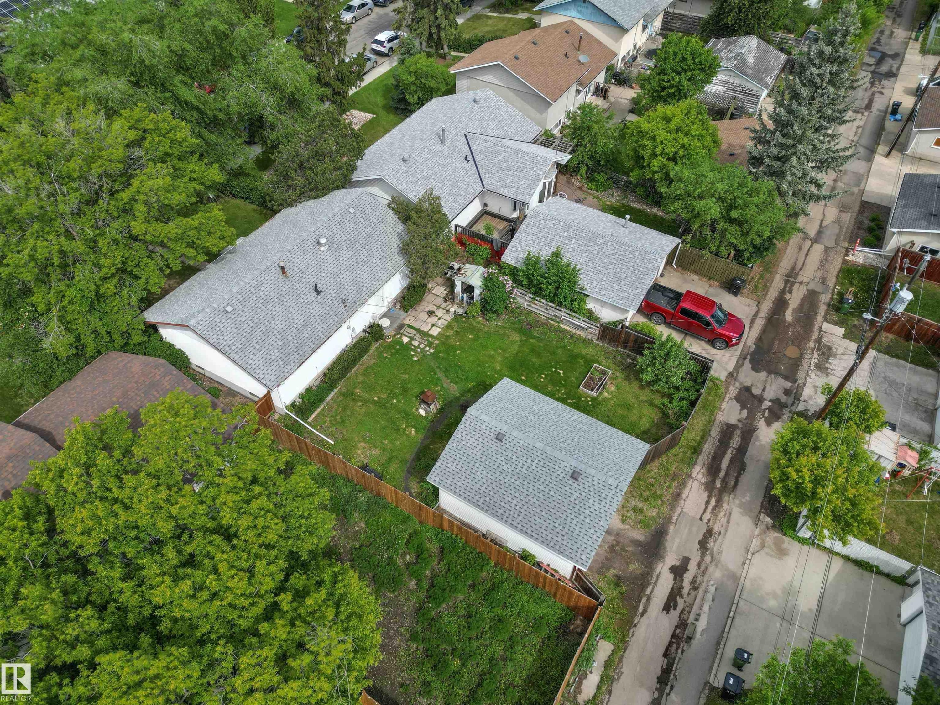 8719 164A Street, Edmonton, AB