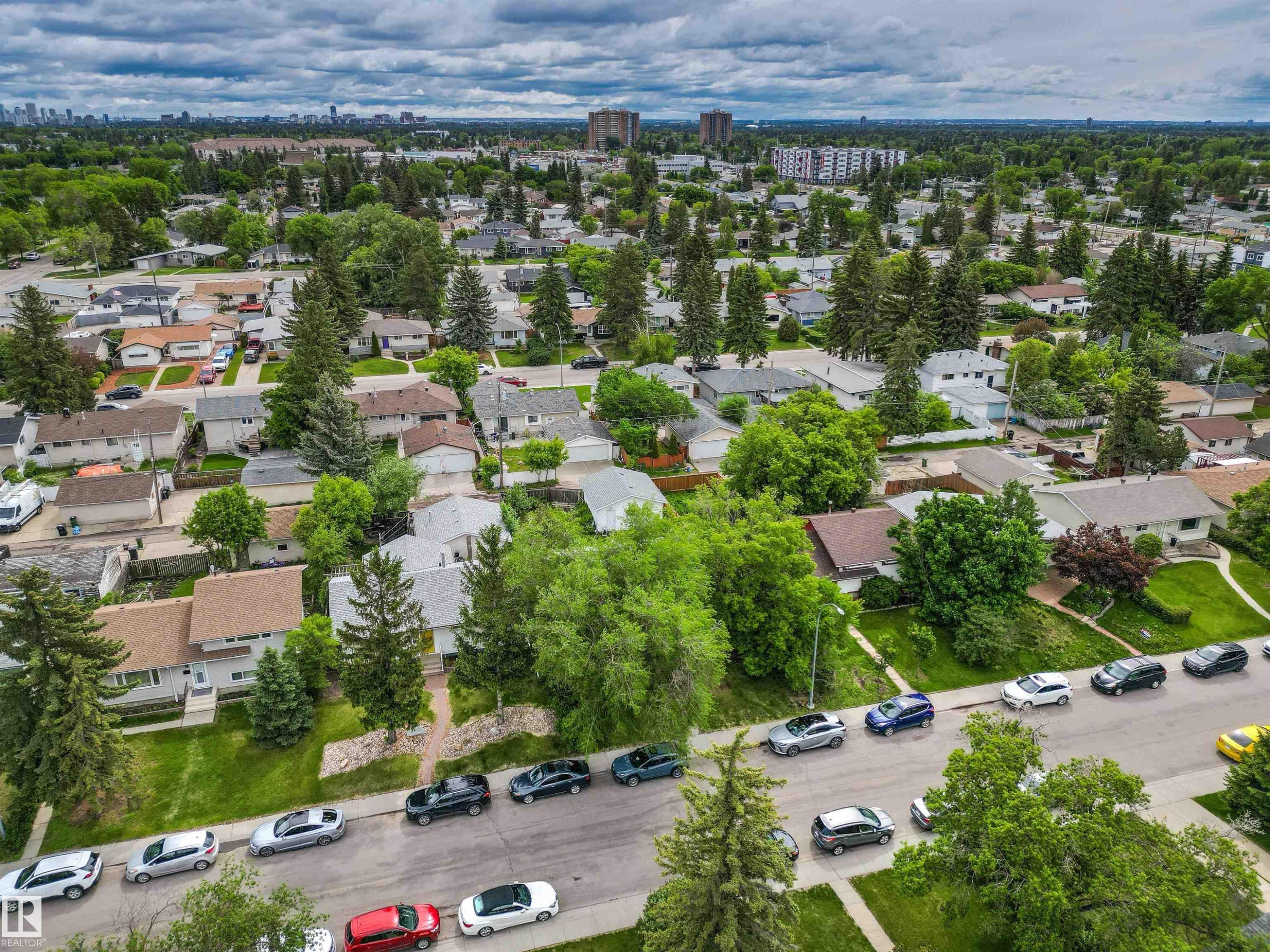8719 164A Street, Edmonton, AB