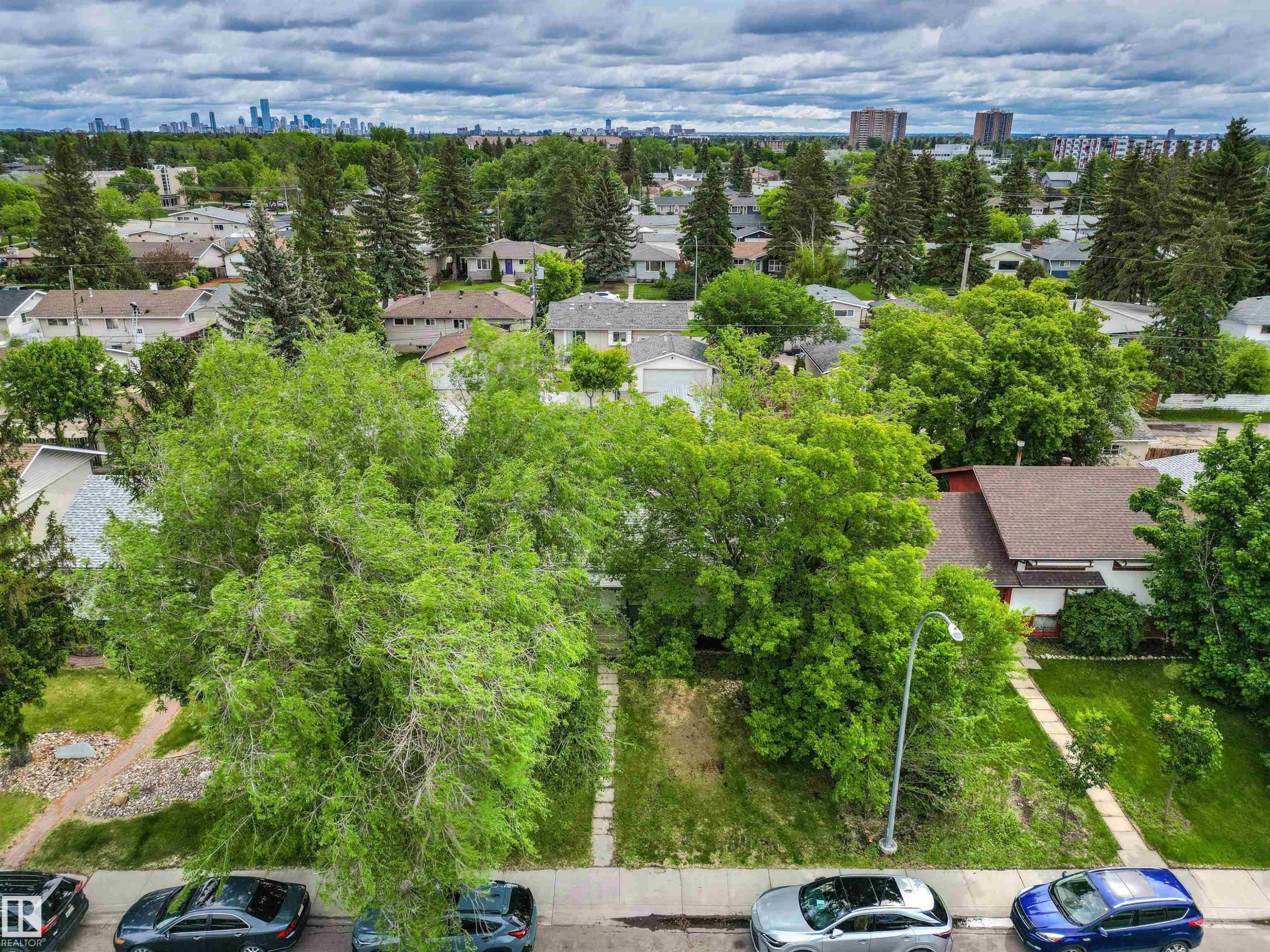 8719 164A Street, Edmonton, AB