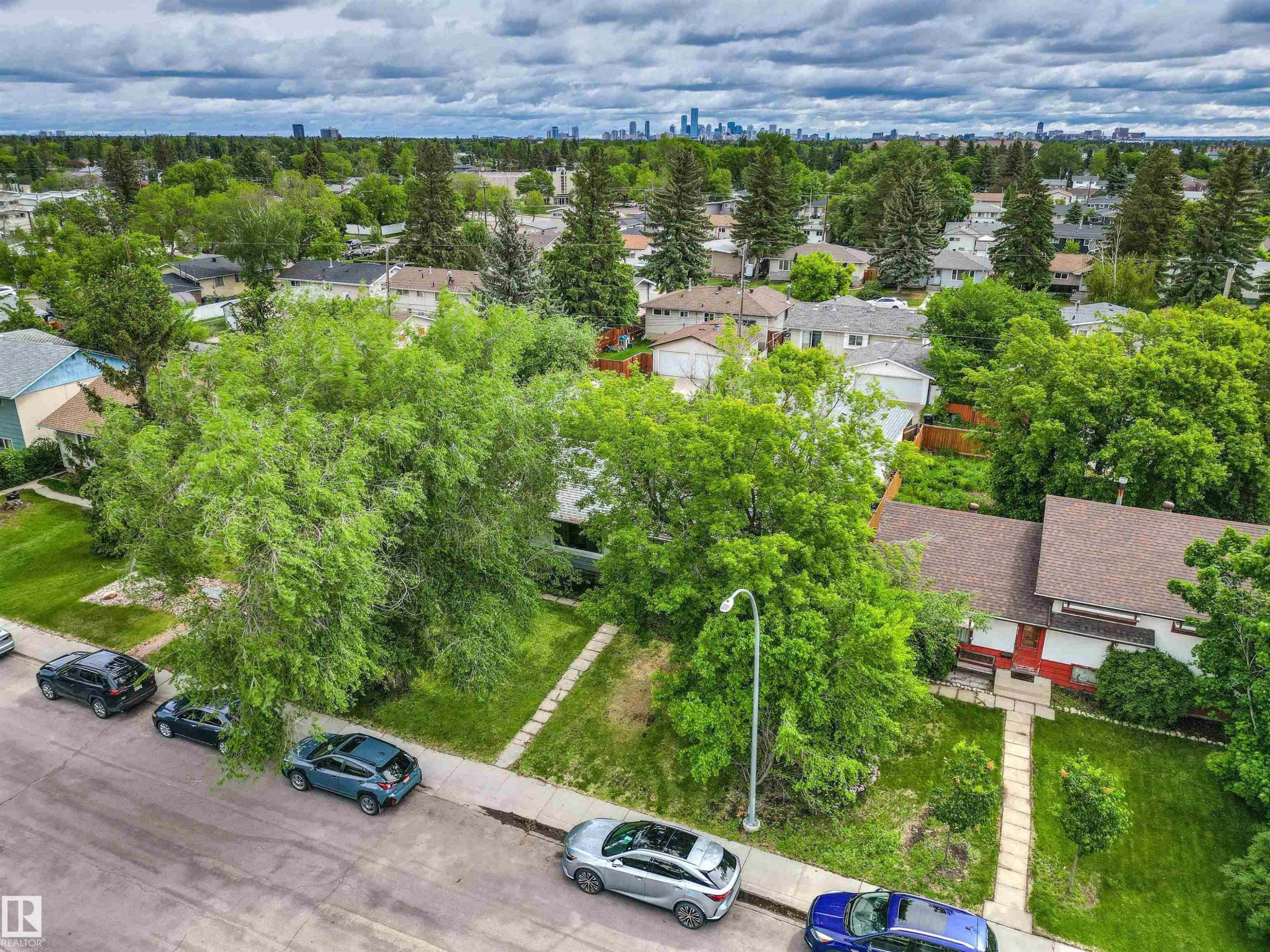 8719 164A Street, Edmonton, AB
