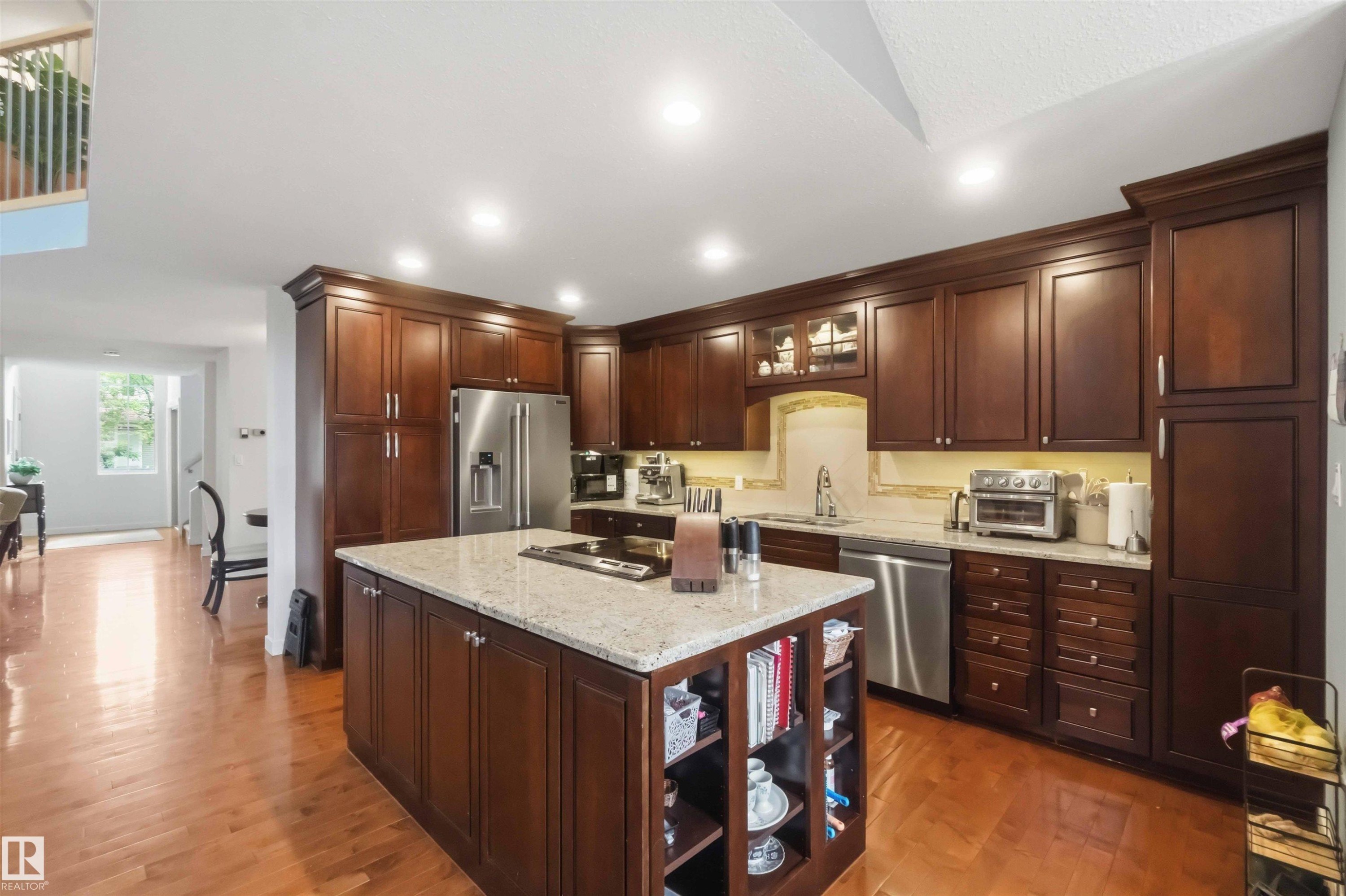 9730 95 Street, Edmonton, AB