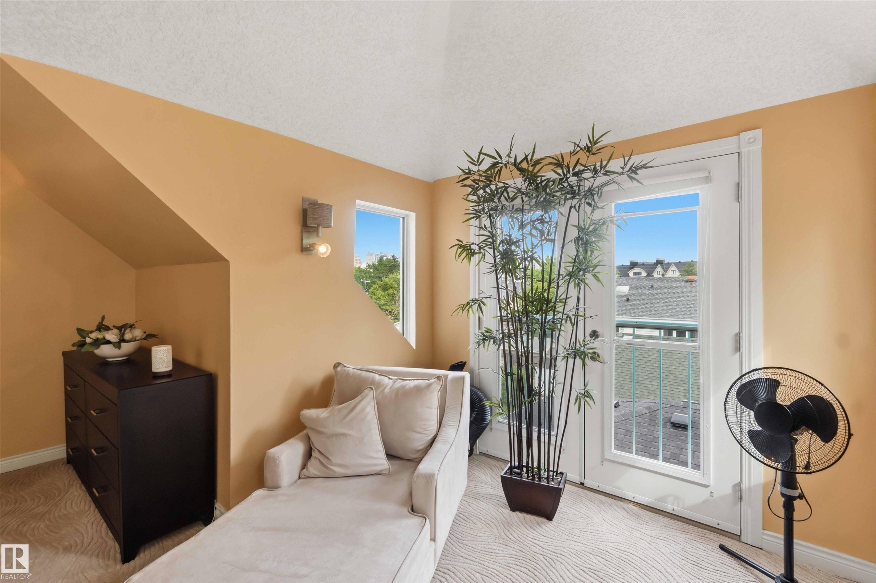 9730 95 Street, Edmonton, AB