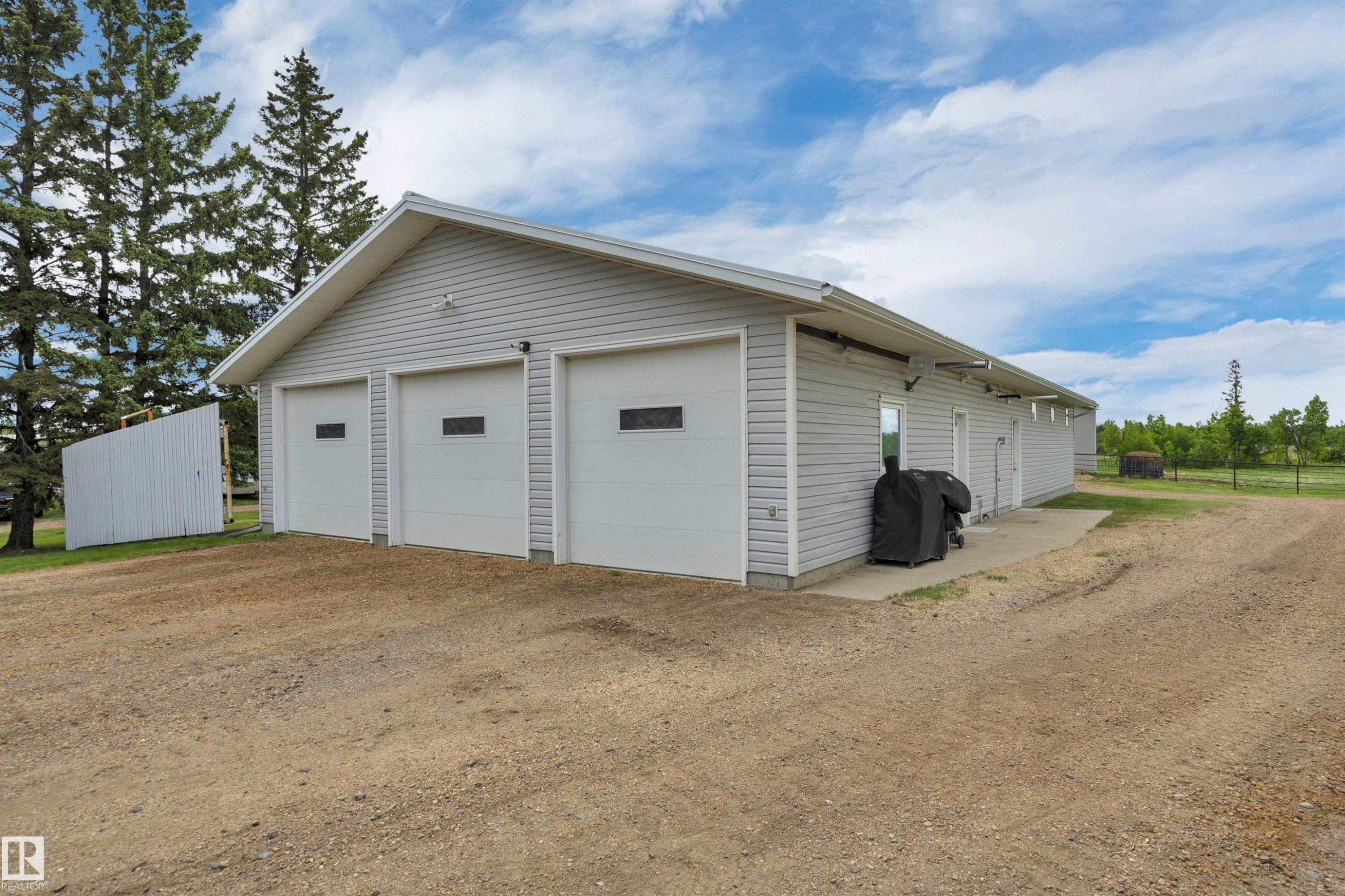 22363 Wye Road, Rural Strathcona County, AB