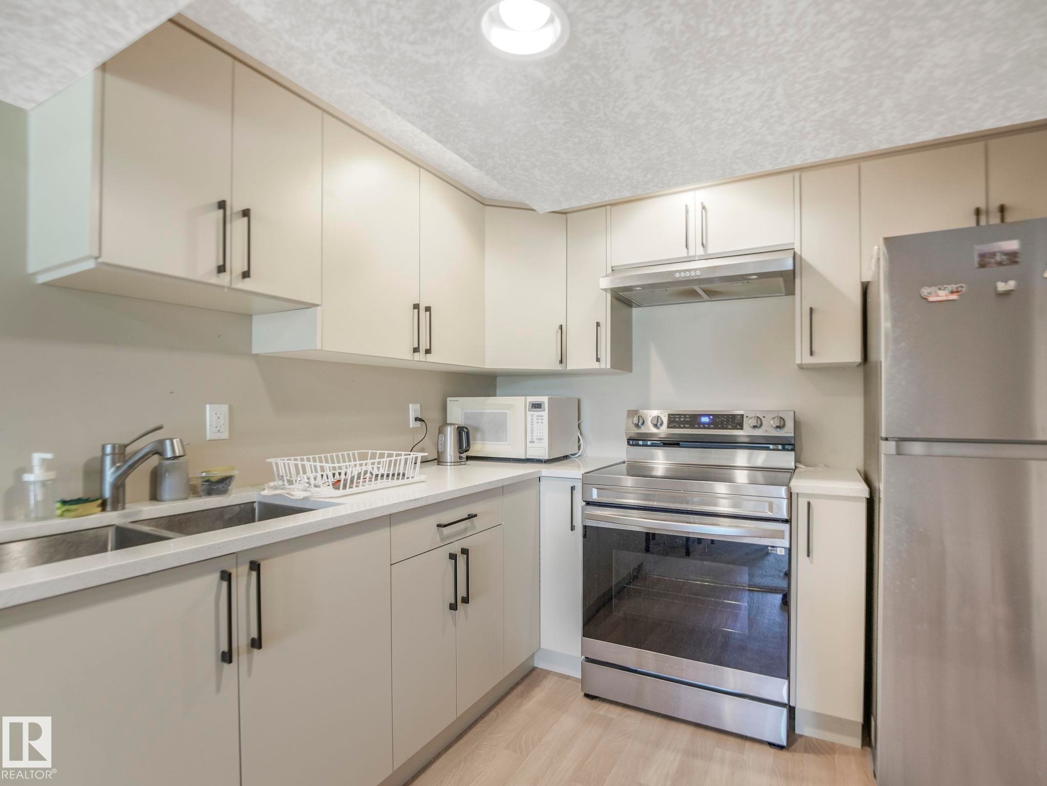 6303 4 Avenue Sw, Edmonton, AB
