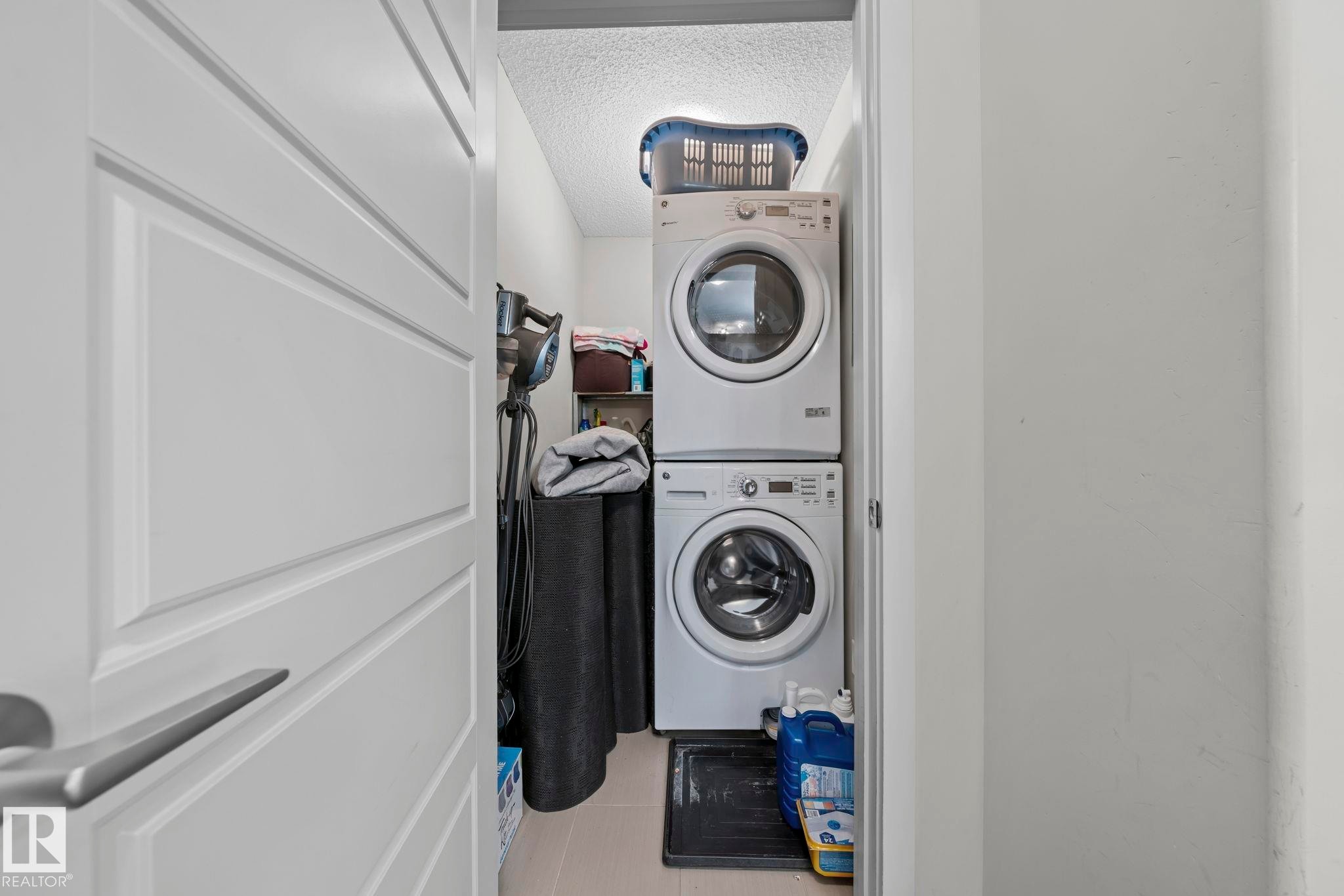 #207 320 Ambleside Li Sw, Edmonton, AB - Indoor Photo Showing Laundry Room