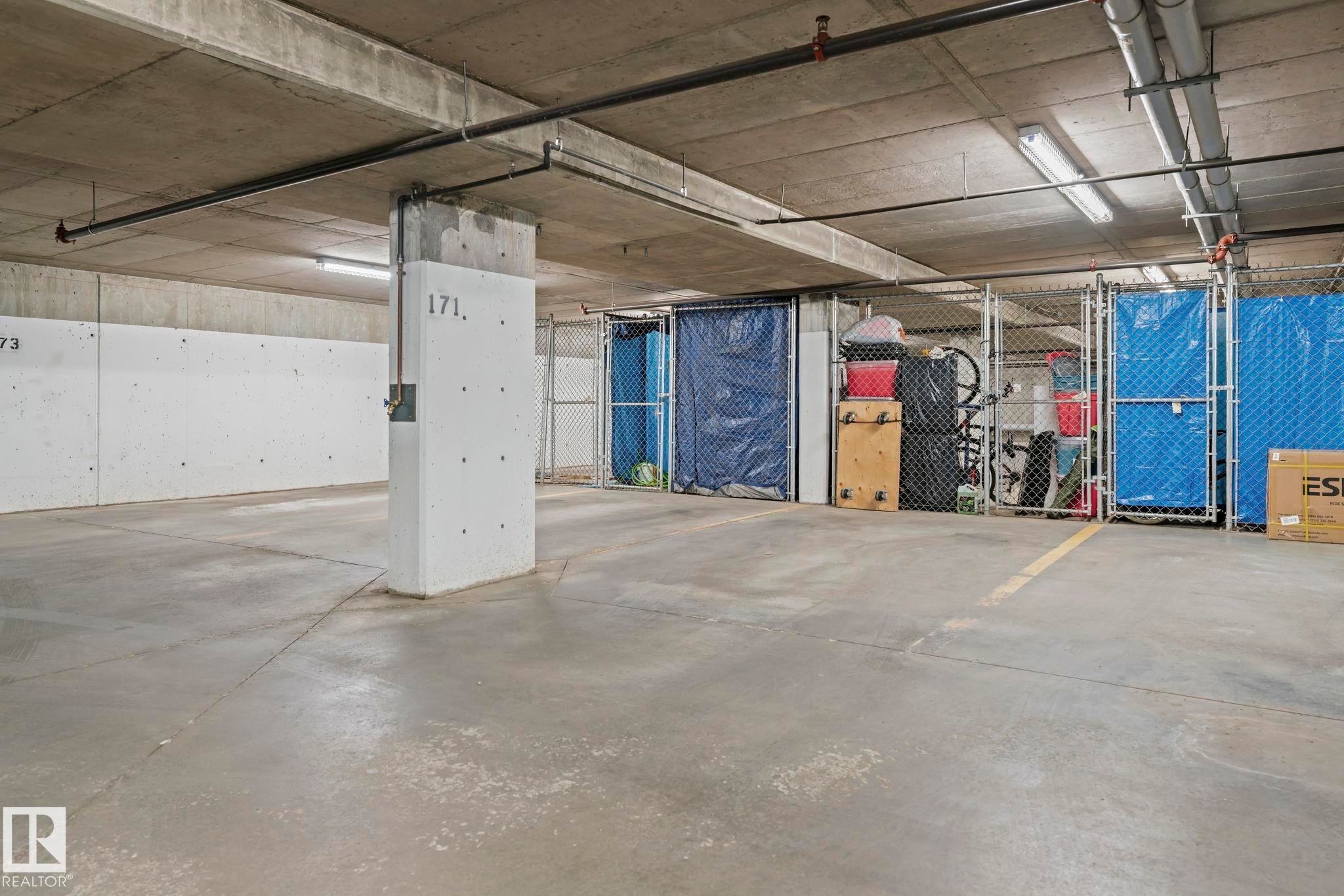 #207 320 Ambleside Li Sw, Edmonton, AB - Indoor Photo Showing Garage
