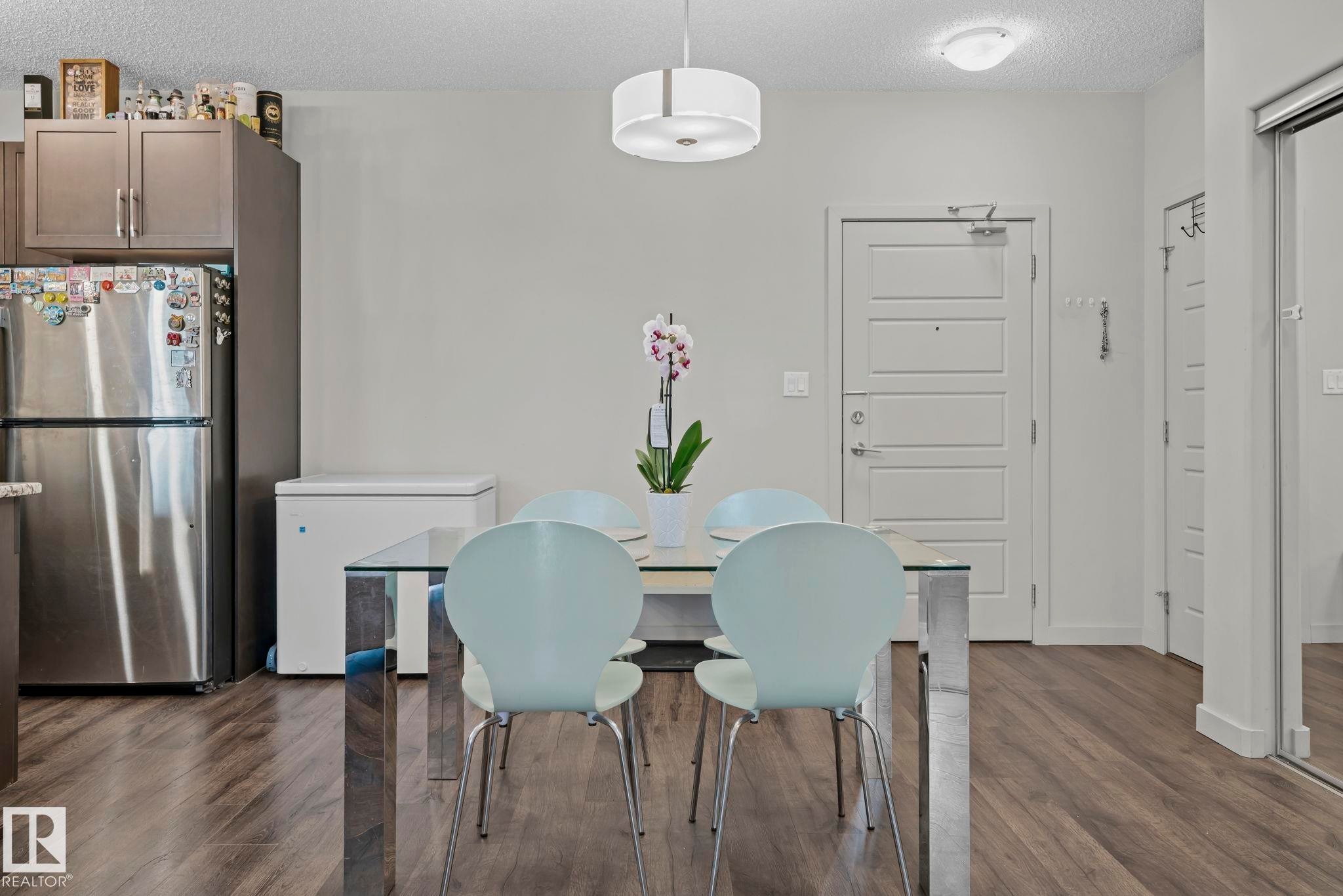 #207 320 Ambleside Li Sw, Edmonton, AB - Indoor Photo Showing Dining Room