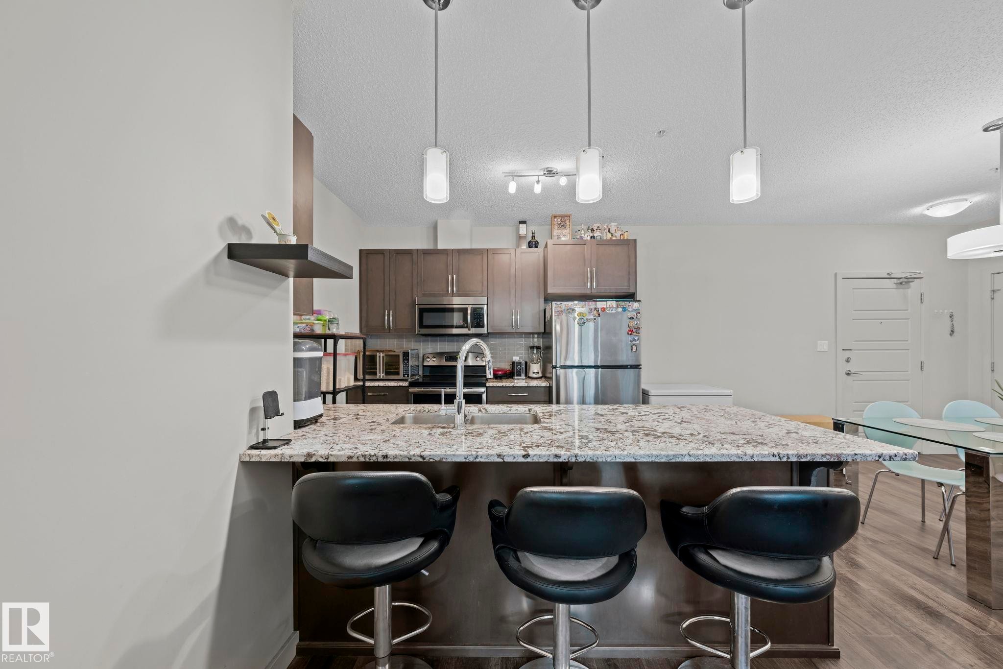#207 320 Ambleside Li Sw, Edmonton, AB - Indoor Photo Showing Kitchen With Upgraded Kitchen