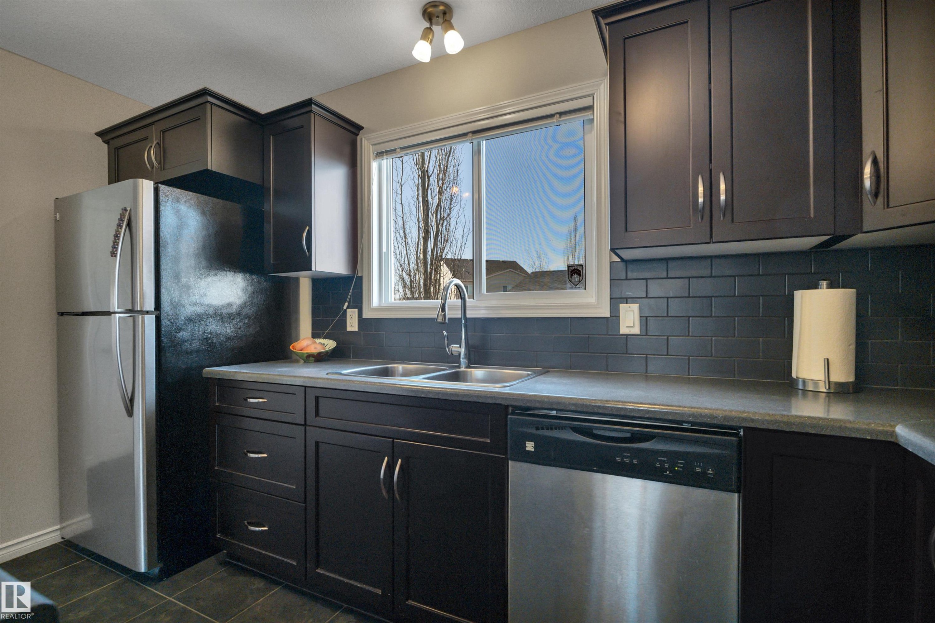 355 Secord Boulevard, Edmonton, AB