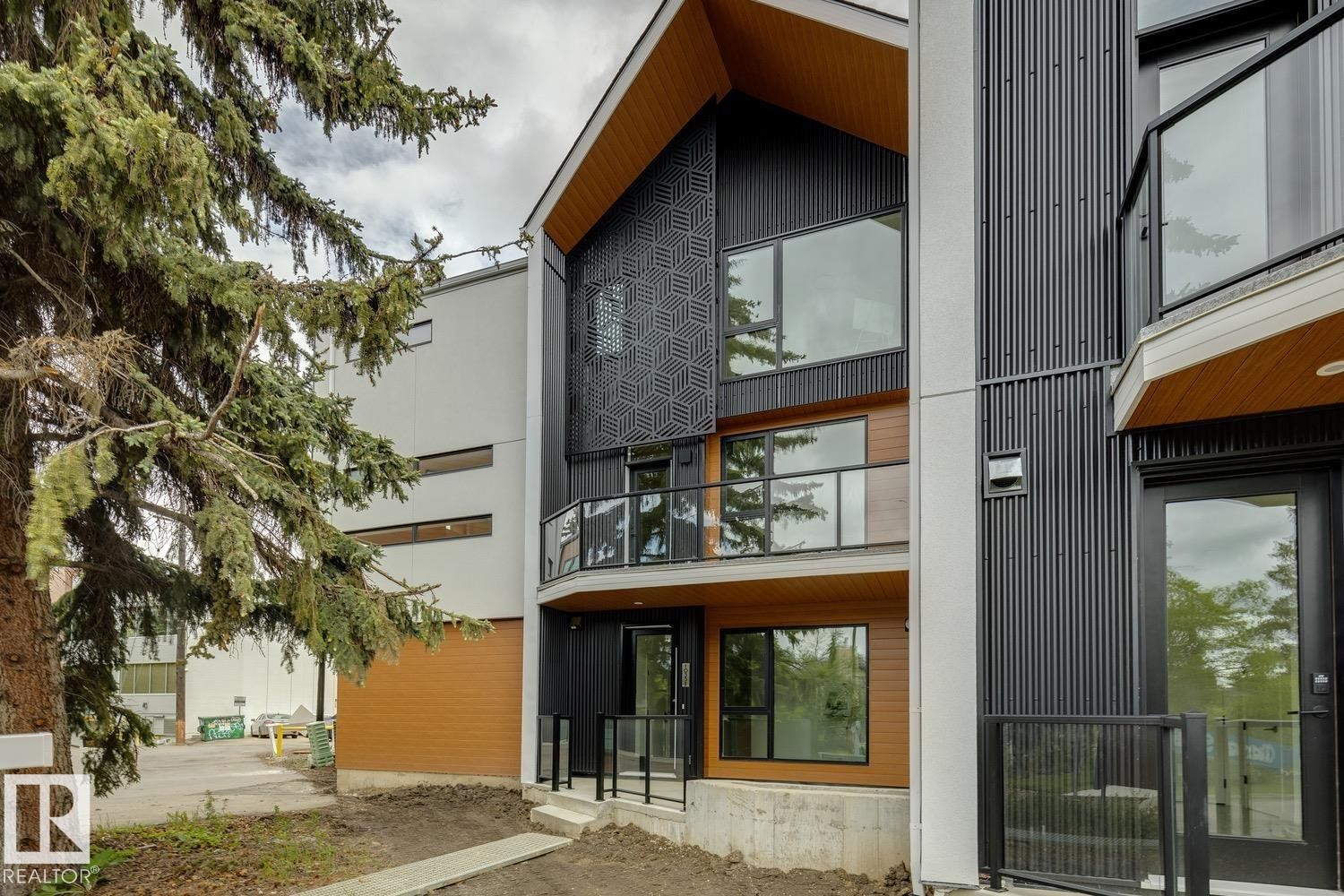 #6 10331 Wadhurst Rd Nw, Edmonton, AB - Outdoor