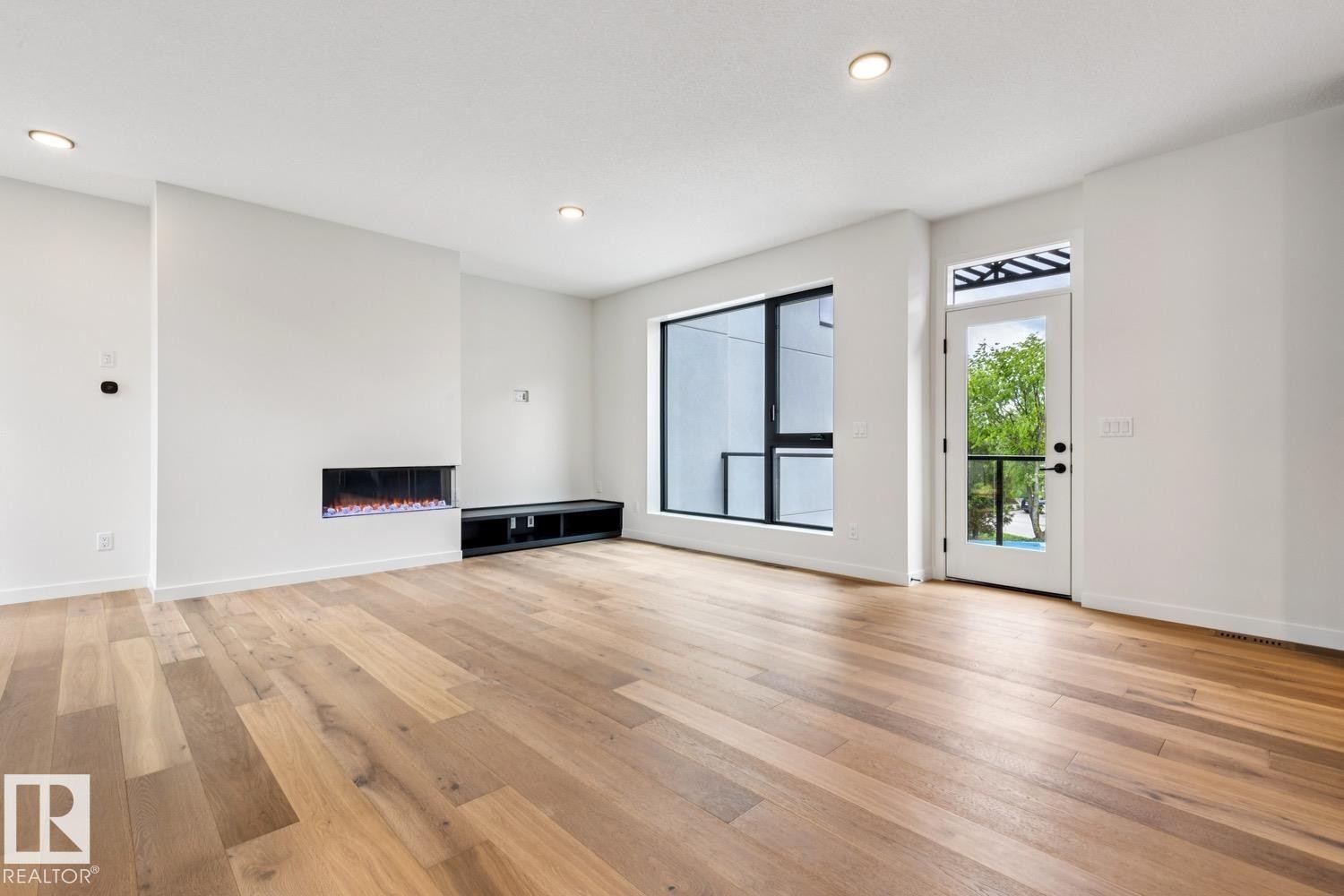 #6 10331 Wadhurst Rd Nw, Edmonton, AB - Indoor