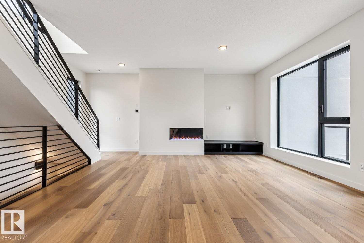 #6 10331 Wadhurst Rd Nw, Edmonton, AB - Indoor Photo Showing Other Room