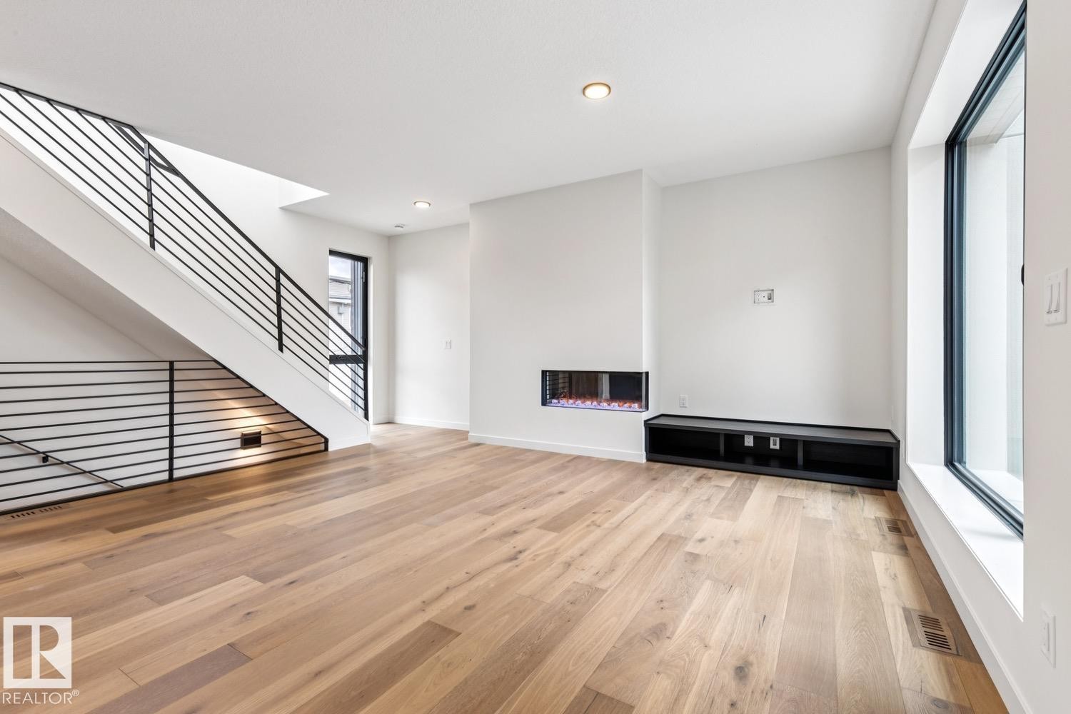 #6 10331 Wadhurst Rd Nw, Edmonton, AB - Indoor Photo Showing Other Room