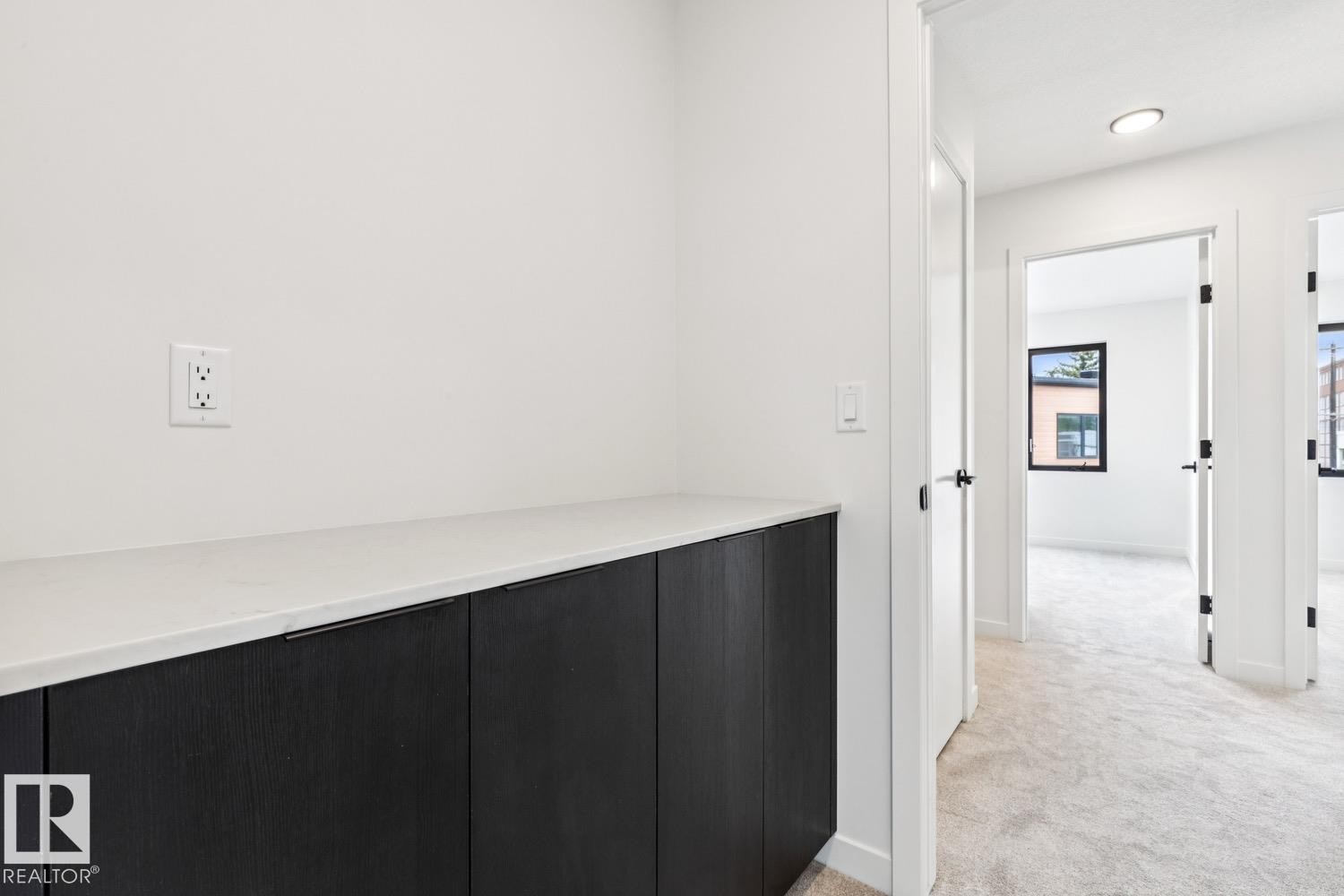 #6 10331 Wadhurst Rd Nw, Edmonton, AB - Indoor Photo Showing Other Room