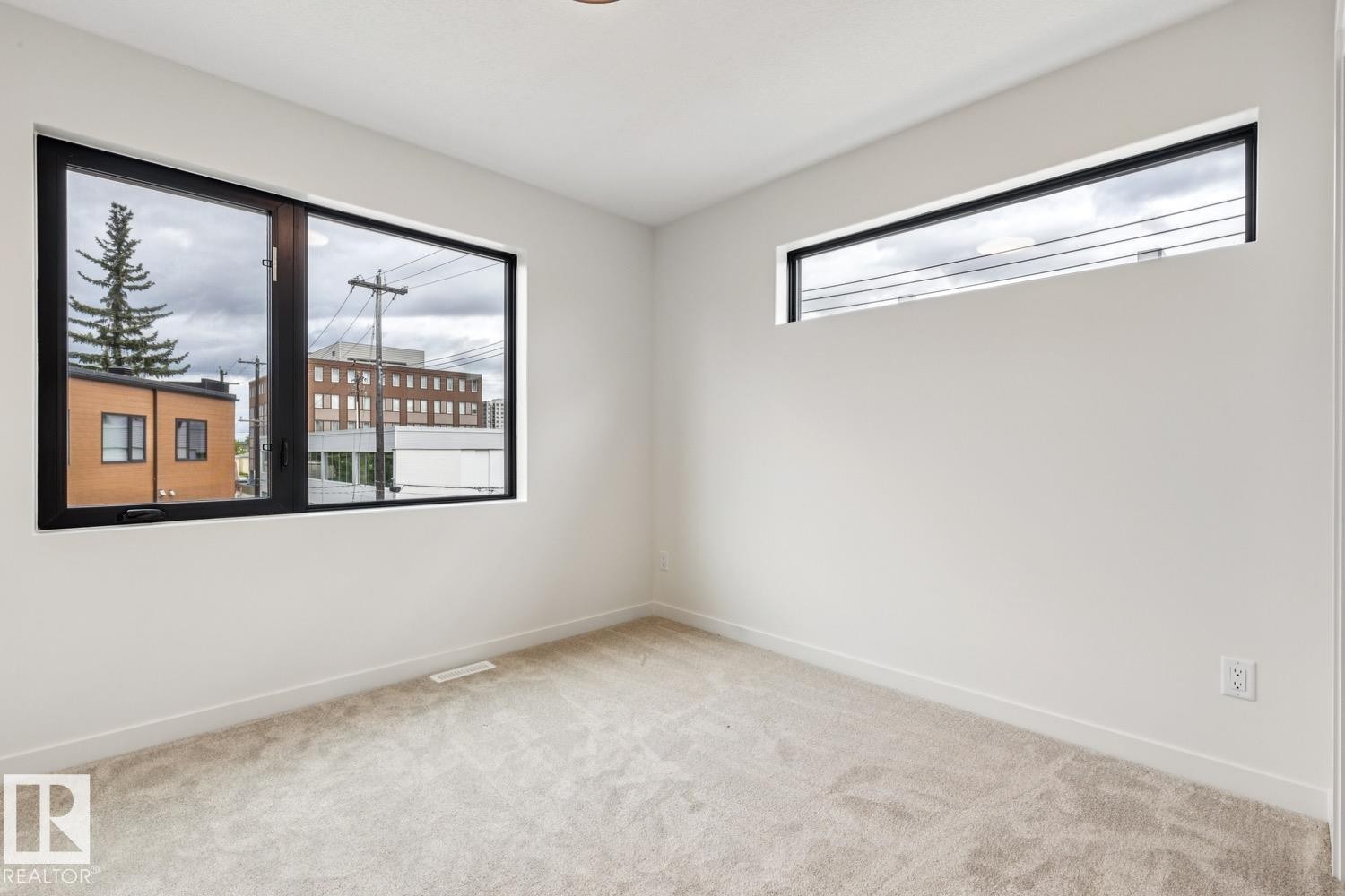 #6 10331 Wadhurst Rd Nw, Edmonton, AB - Indoor Photo Showing Other Room