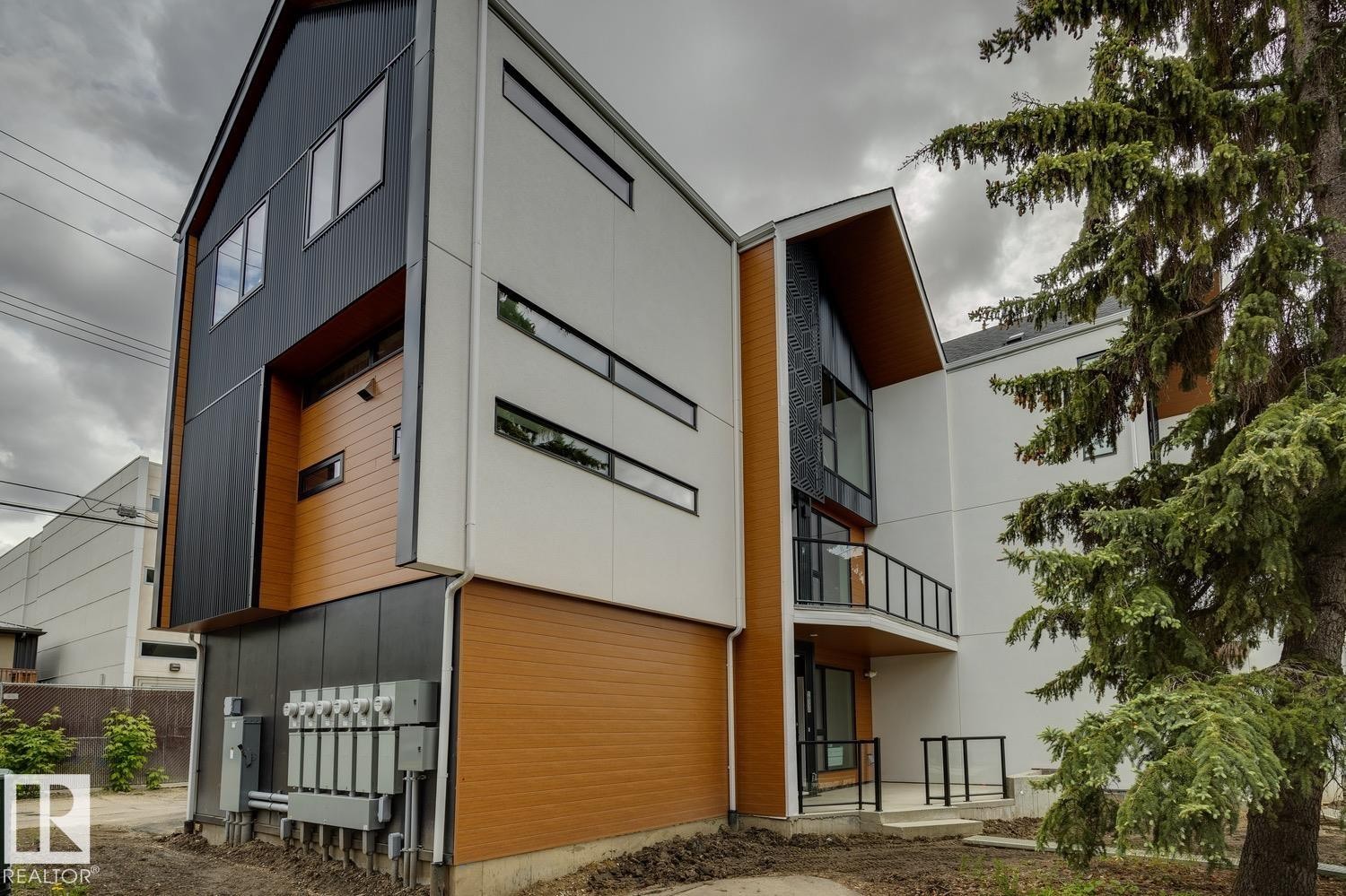 #6 10331 Wadhurst Rd Nw, Edmonton, AB - Outdoor With Exterior