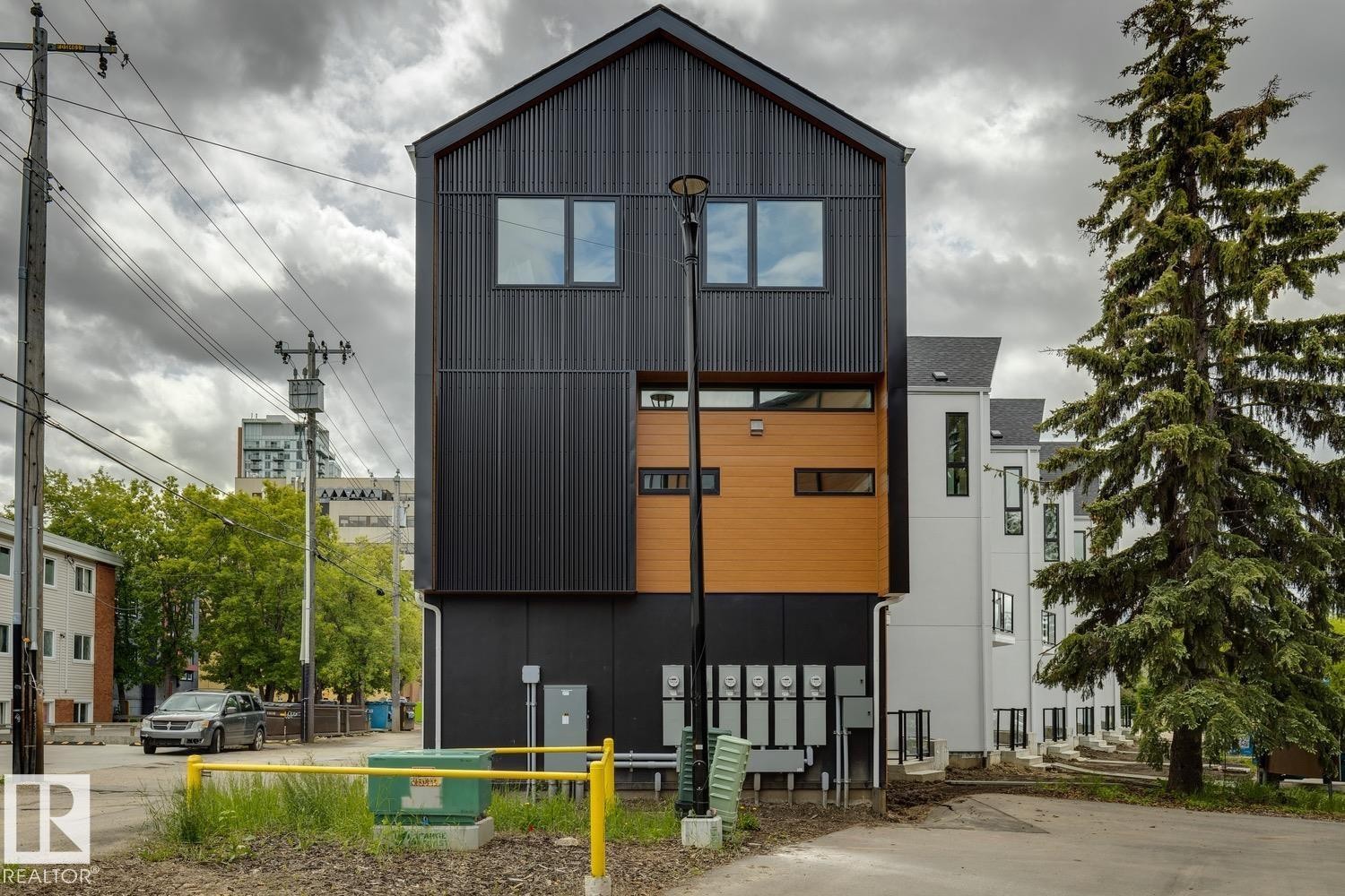 #6 10331 Wadhurst Rd Nw, Edmonton, AB - Outdoor