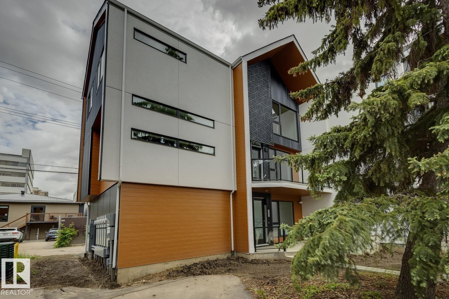 #6 10331 Wadhurst Rd Nw, Edmonton, AB - Outdoor With Exterior
