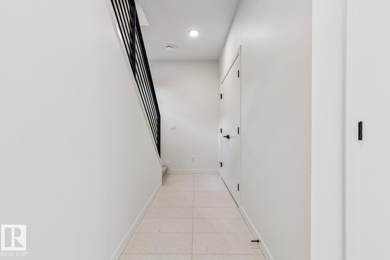 #6 10331 Wadhurst Rd Nw, Edmonton, AB - Indoor Photo Showing Other Room