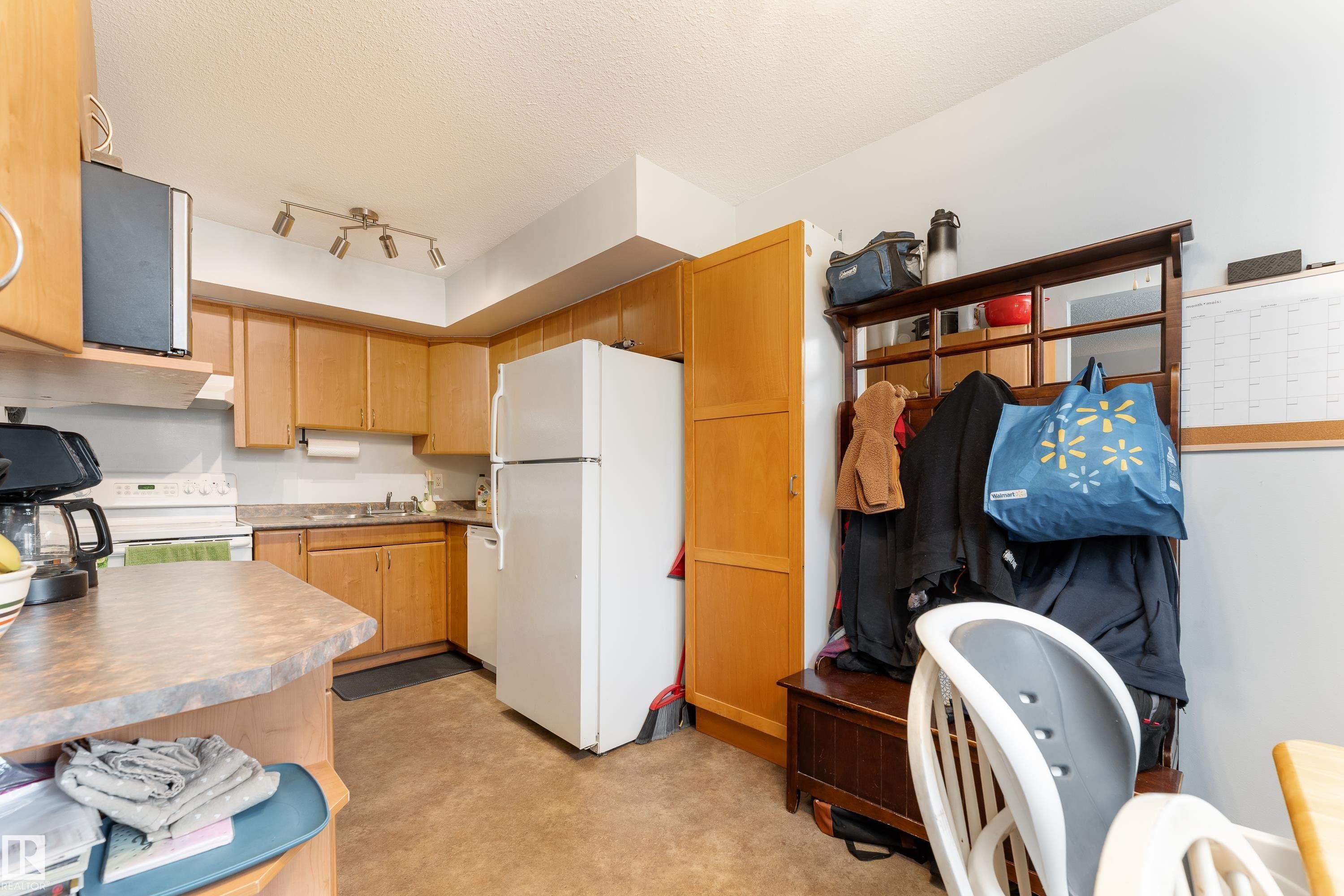 116 16348 109 Street, Edmonton, AB - Indoor Photo Showing Kitchen