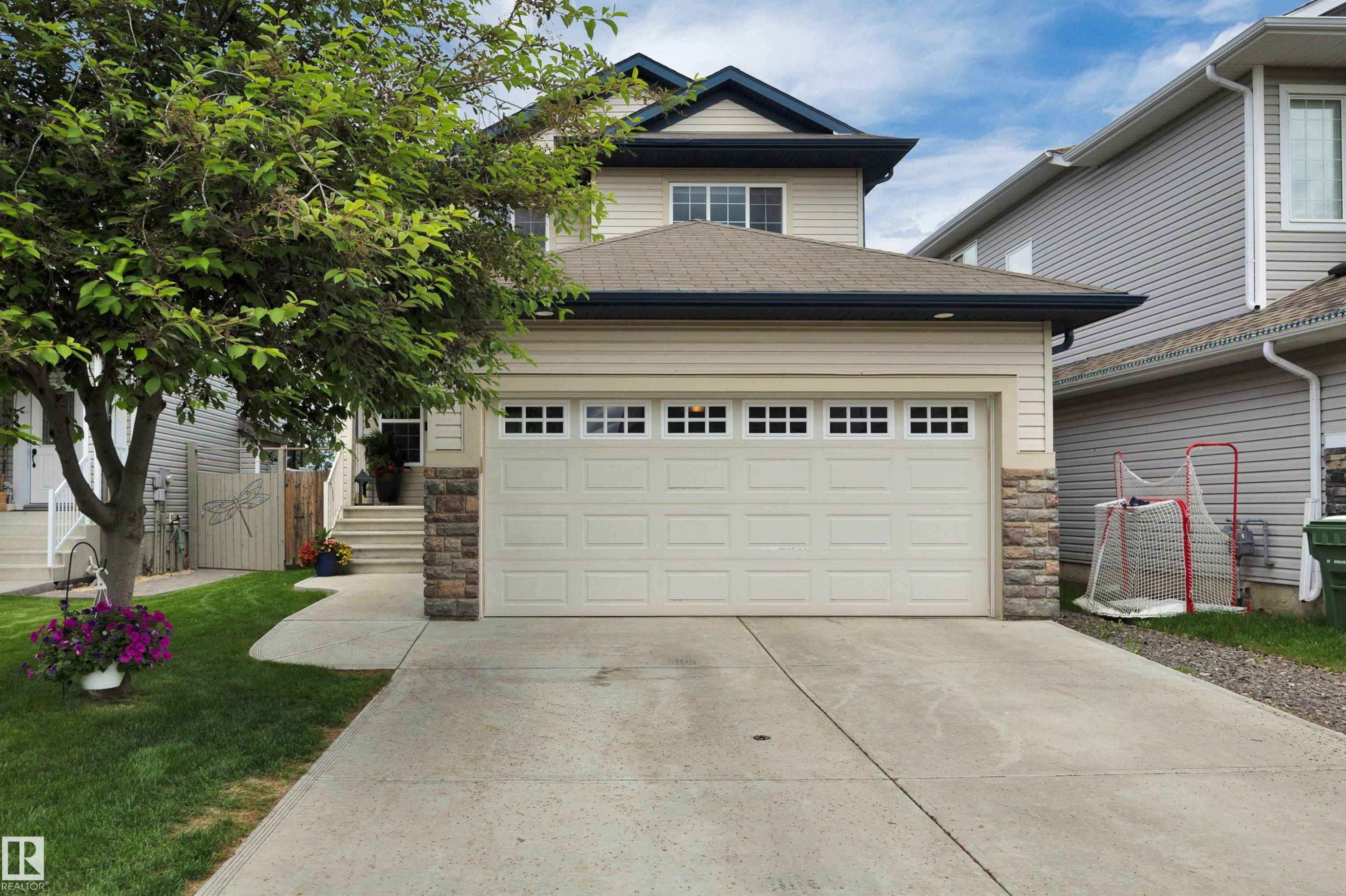 52 Selkirk Place, Leduc, AB