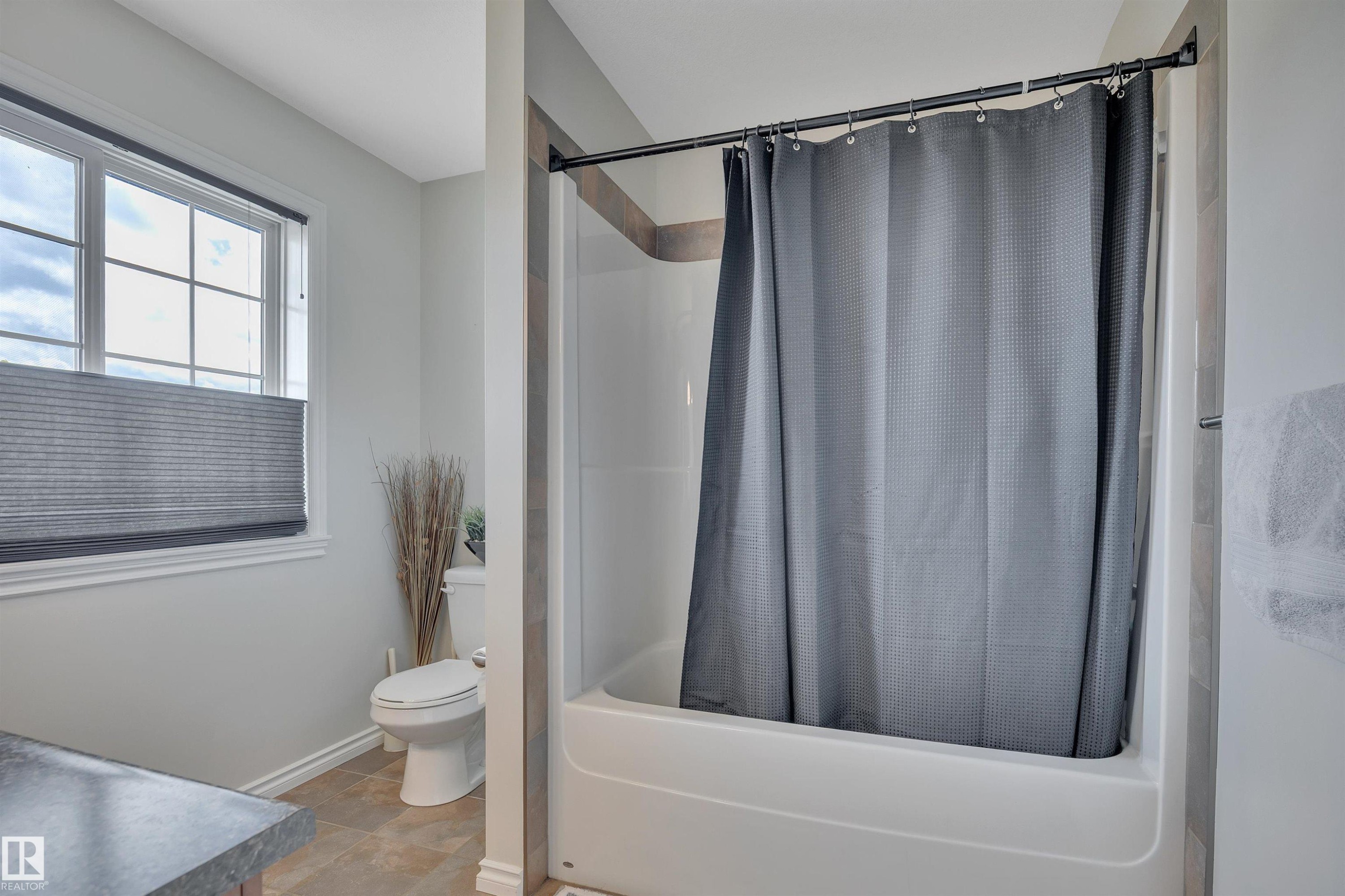 52 Selkirk Place, Leduc, AB