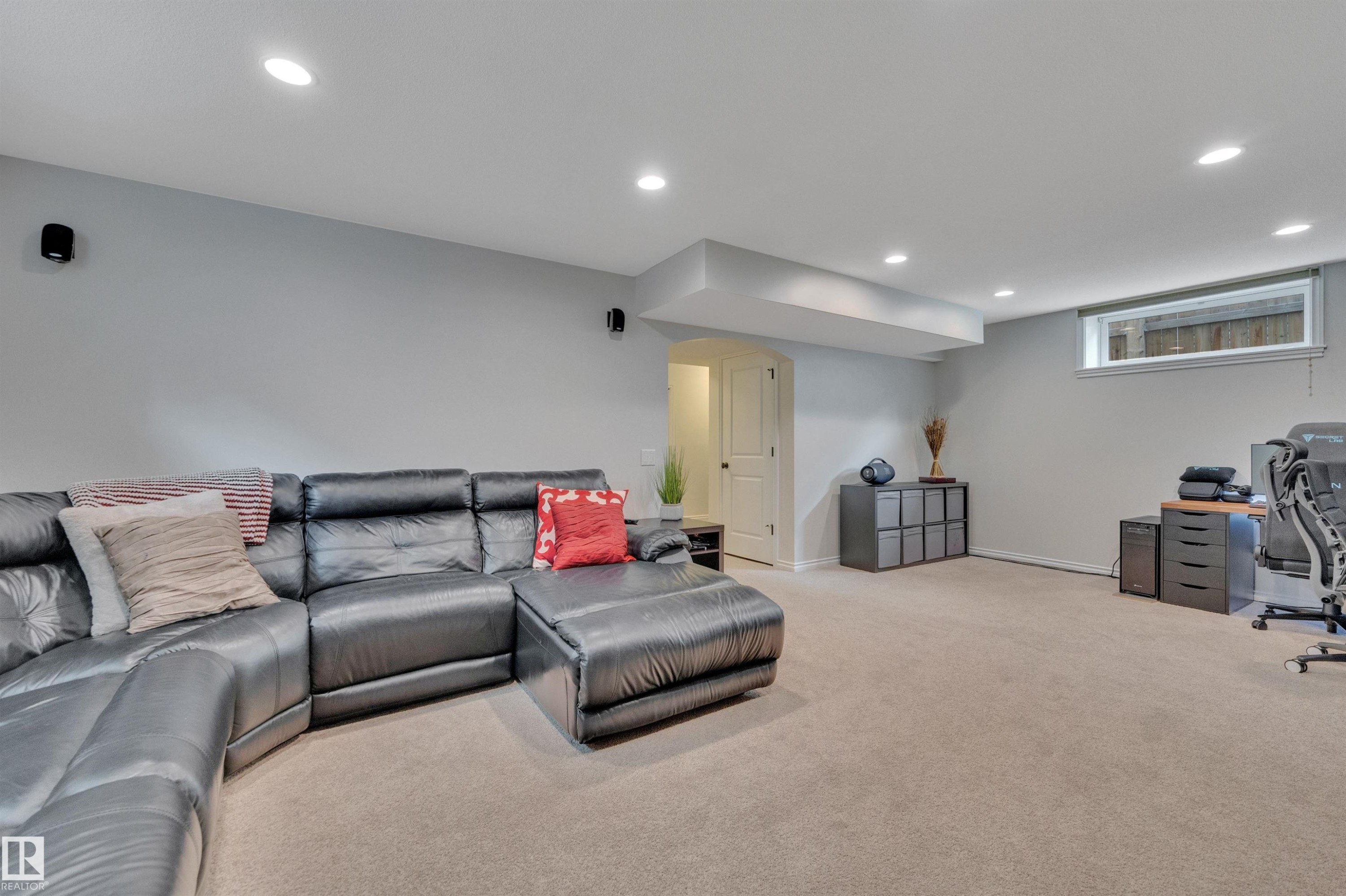 52 Selkirk Place, Leduc, AB