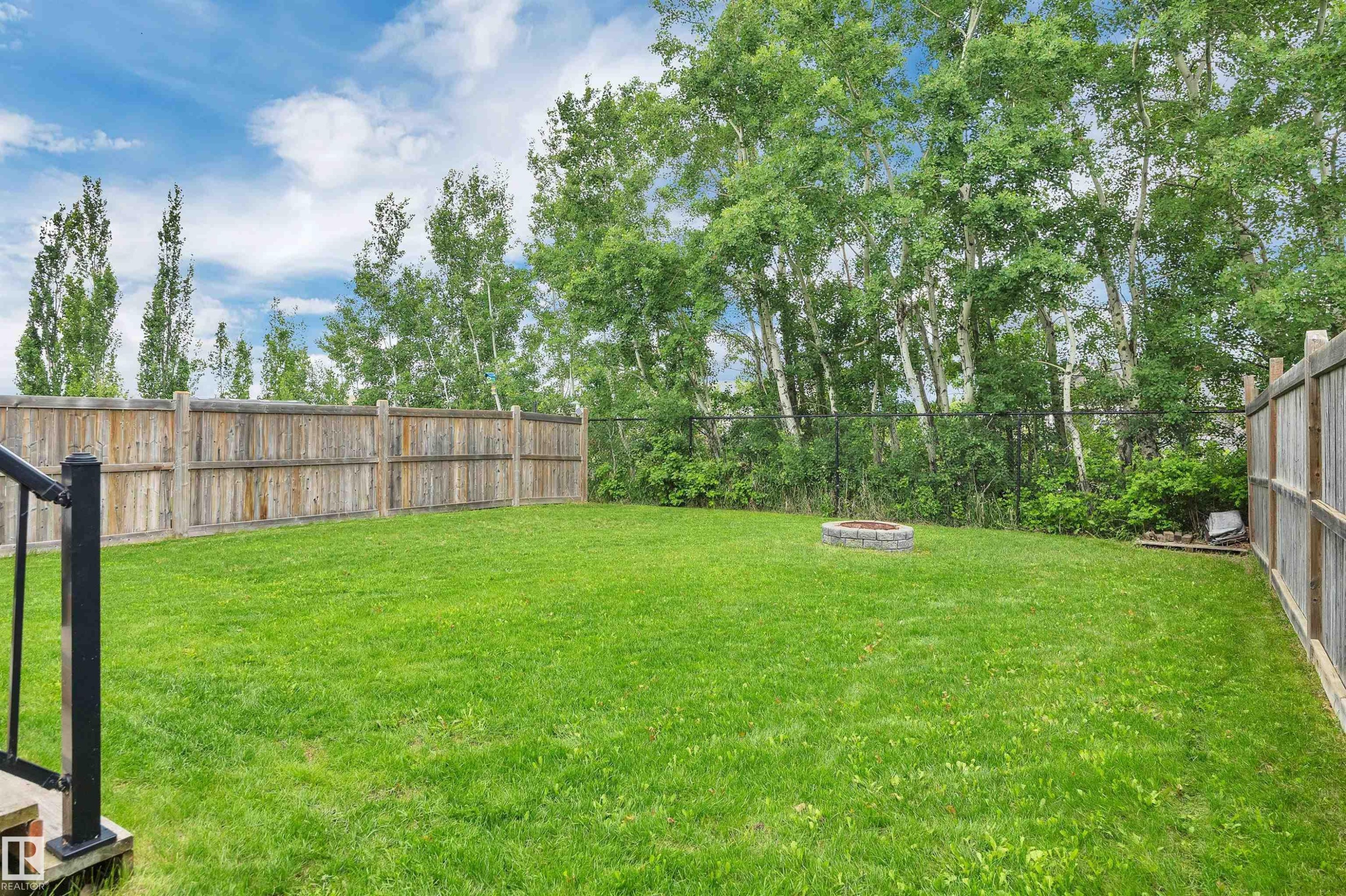 52 Selkirk Place, Leduc, AB