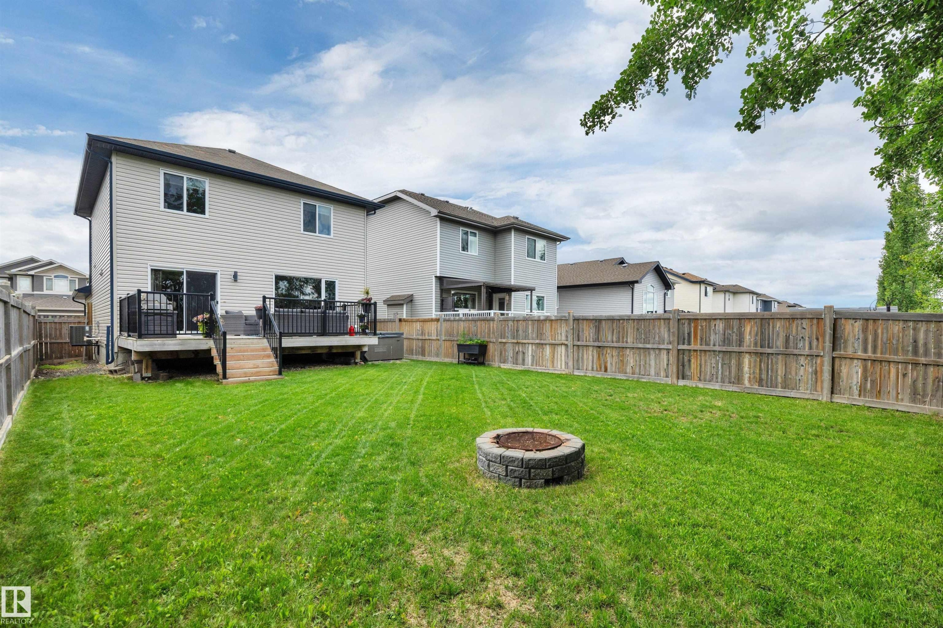 52 Selkirk Place, Leduc, AB