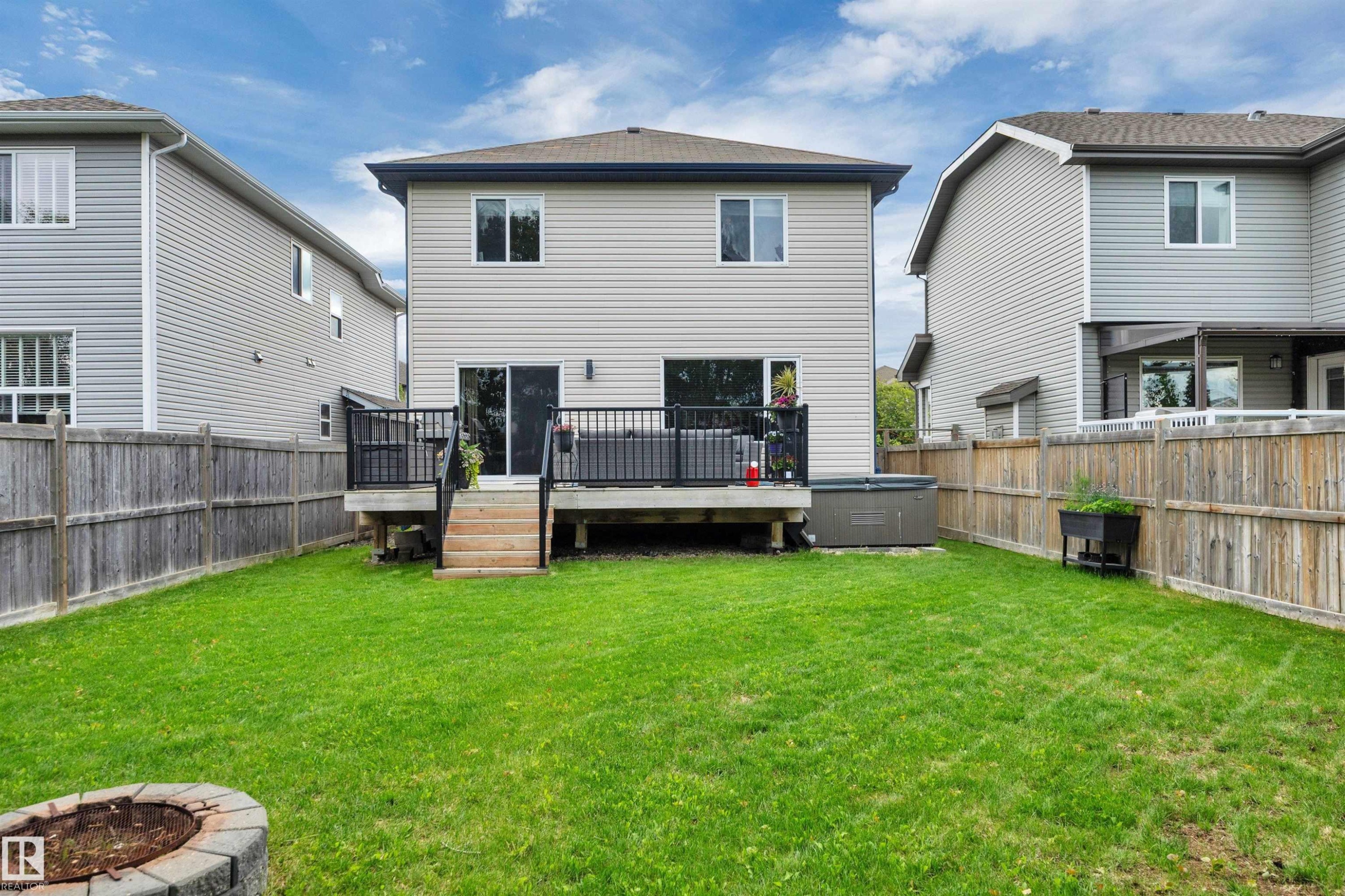 52 Selkirk Place, Leduc, AB