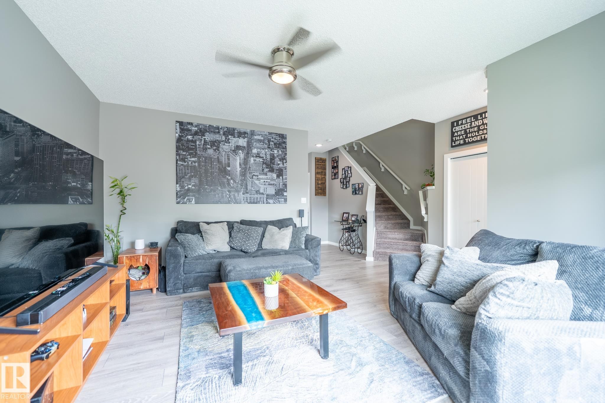 1124 161 Street, Edmonton, AB - Indoor Photo Showing Living Room