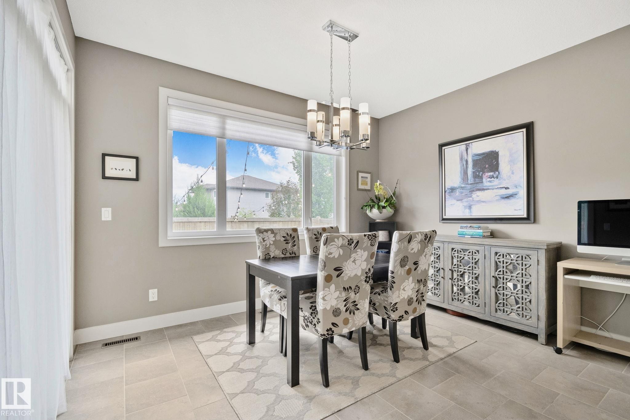 32 Nault Crescent, St. Albert, AB - Indoor Photo Showing Dining Room