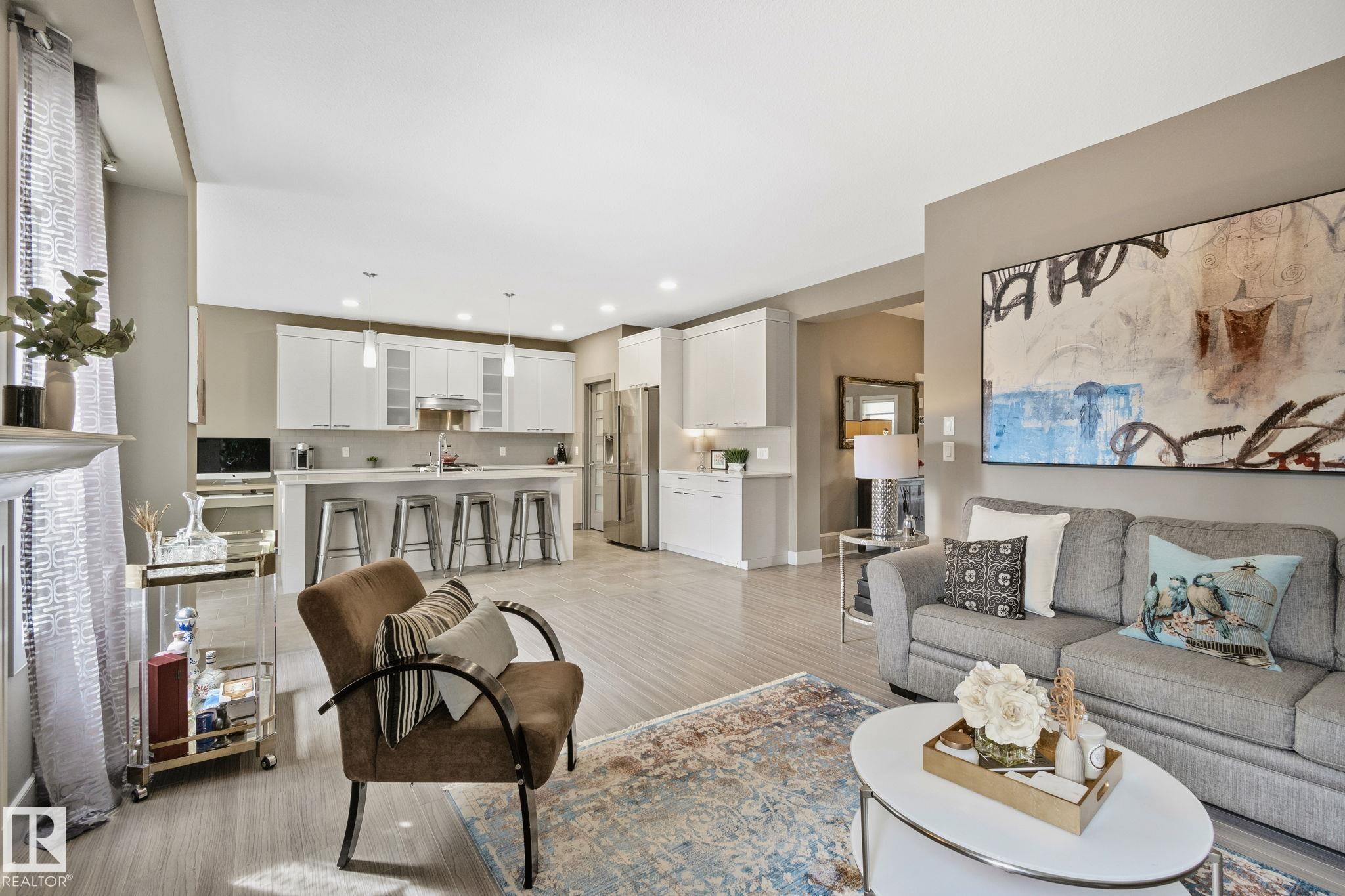 32 Nault Crescent, St. Albert, AB - Indoor Photo Showing Living Room