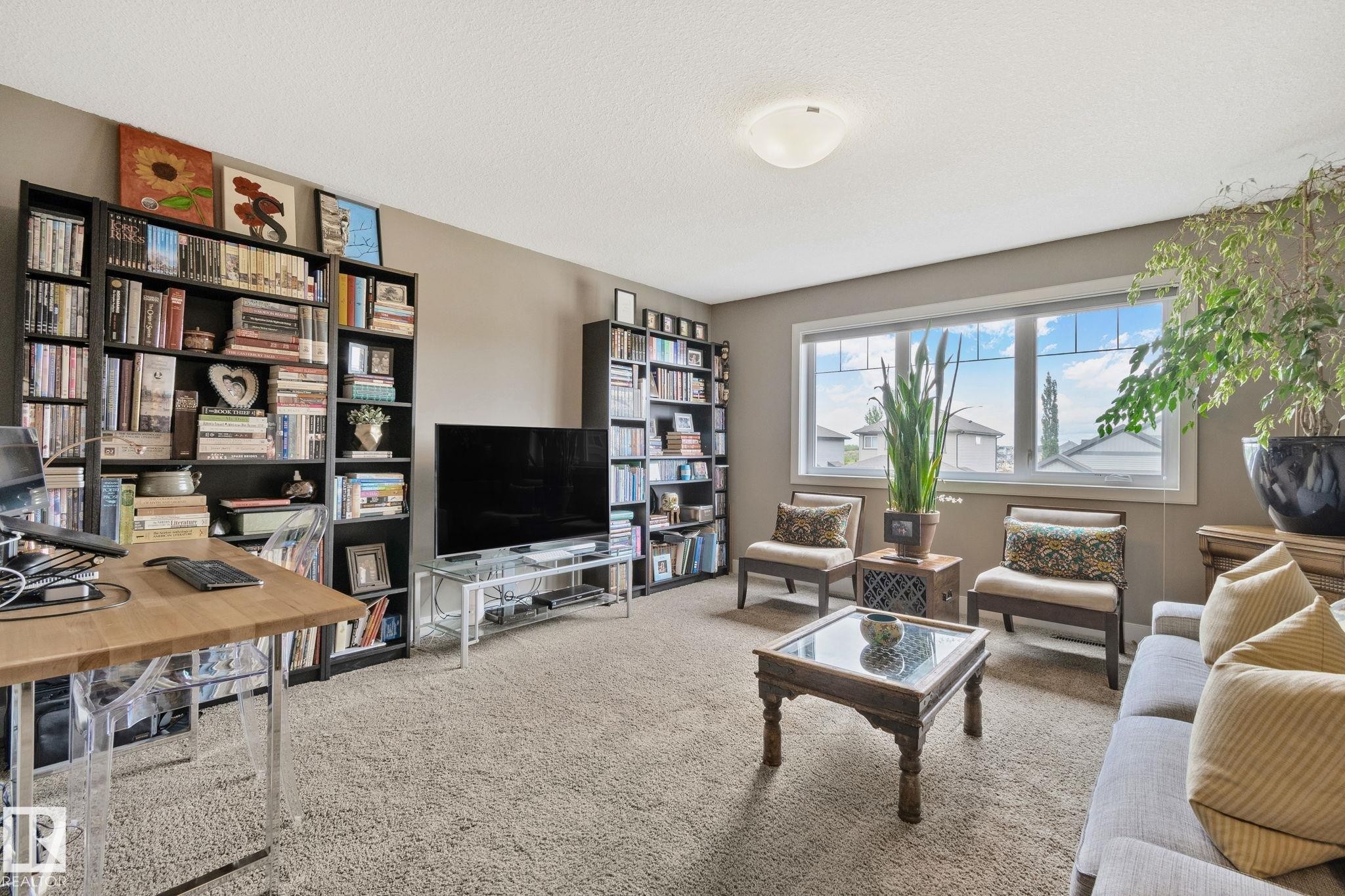32 Nault Crescent, St. Albert, AB - Indoor Photo Showing Living Room