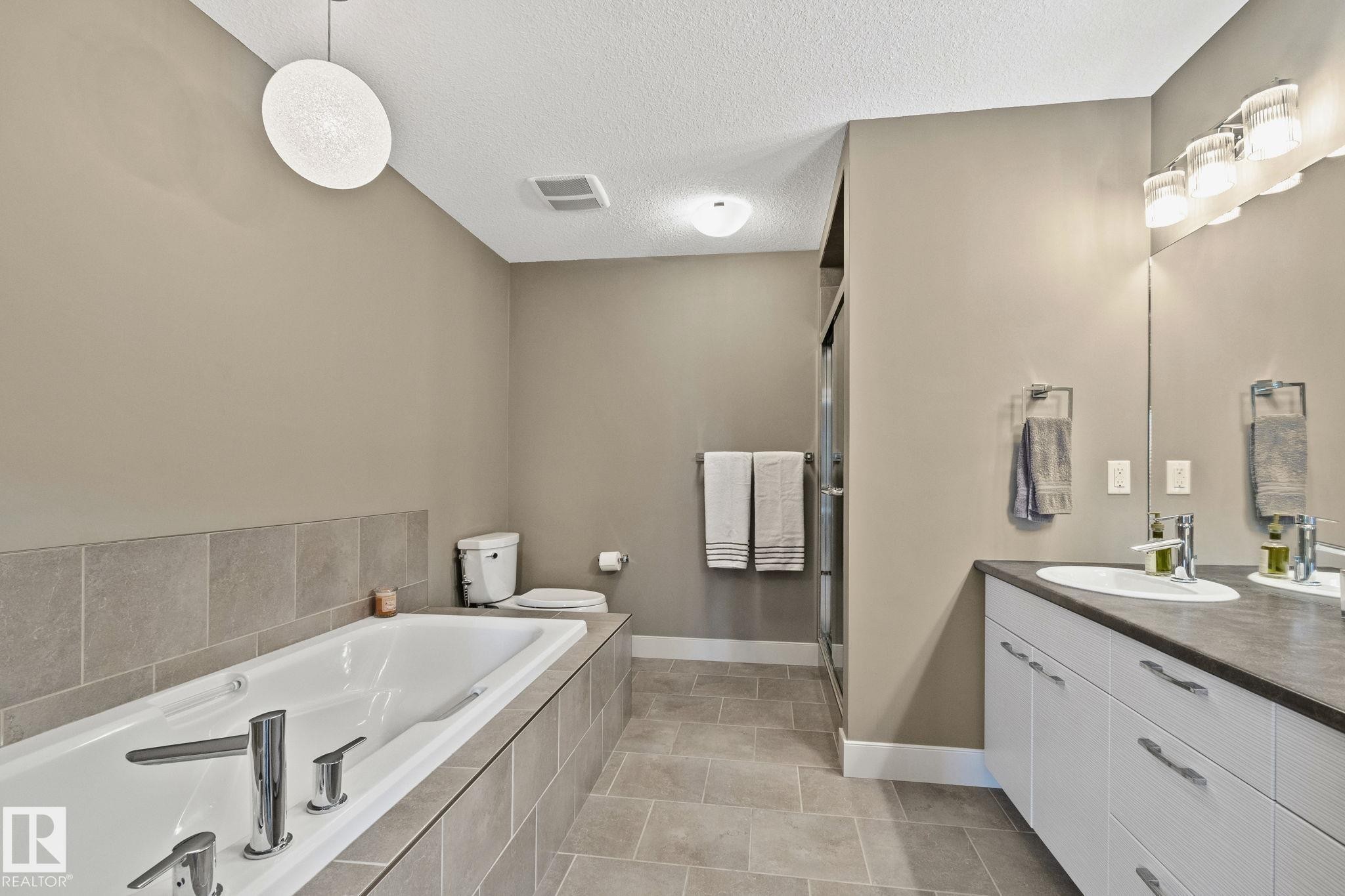 32 Nault Crescent, St. Albert, AB - Indoor Photo Showing Bathroom