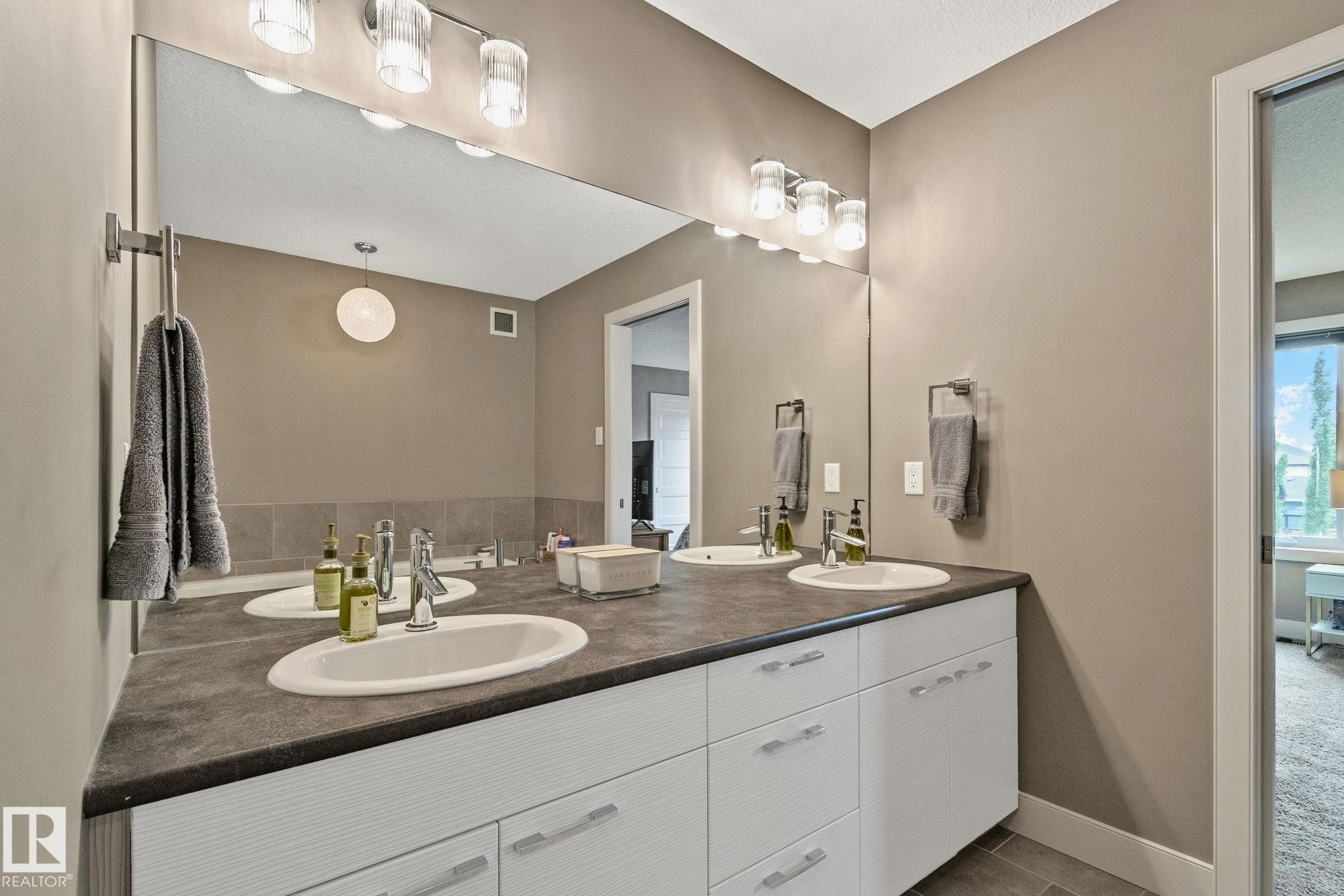 32 Nault Crescent, St. Albert, AB - Indoor Photo Showing Bathroom
