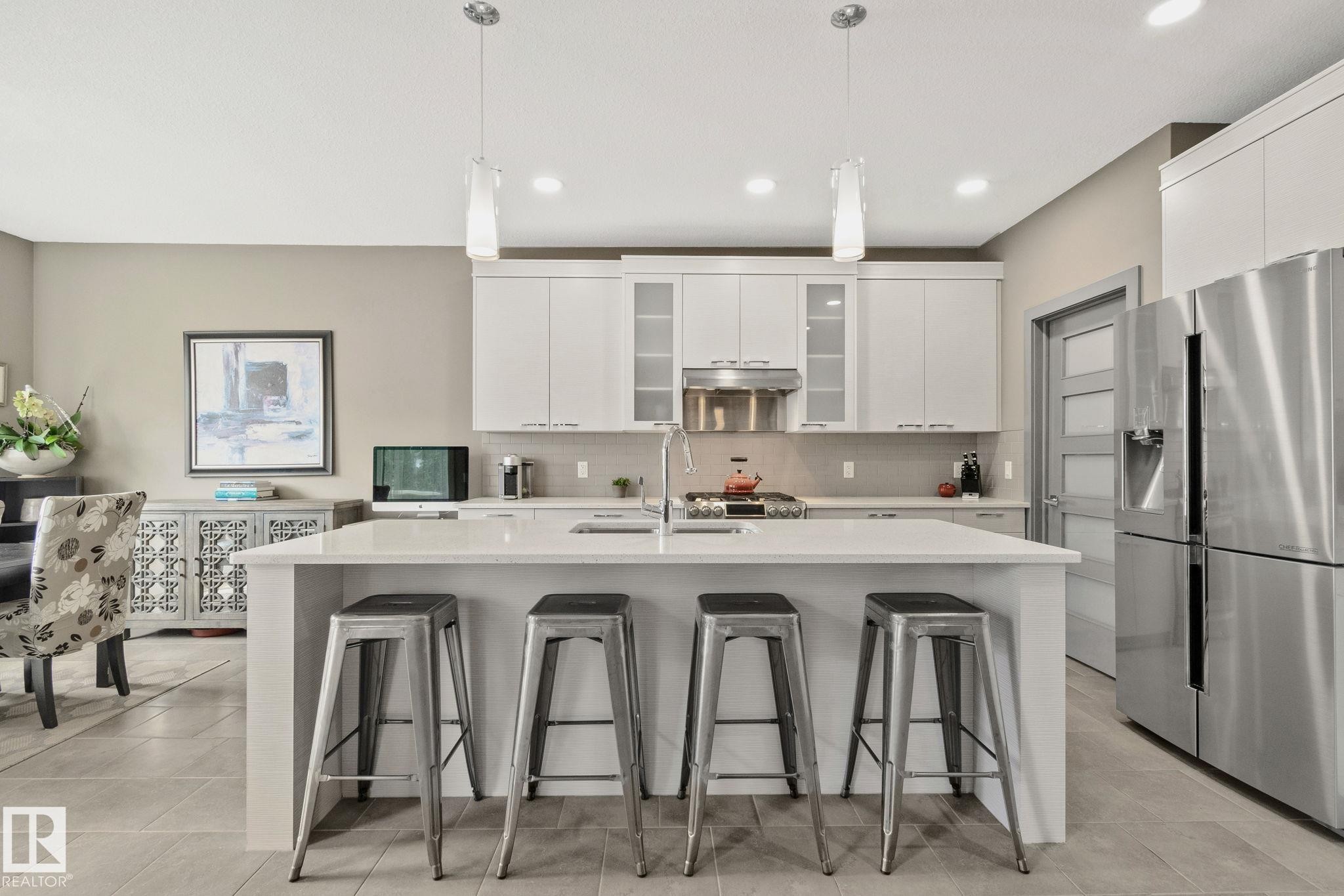 32 Nault Crescent, St. Albert, AB - Indoor Photo Showing Kitchen With Upgraded Kitchen