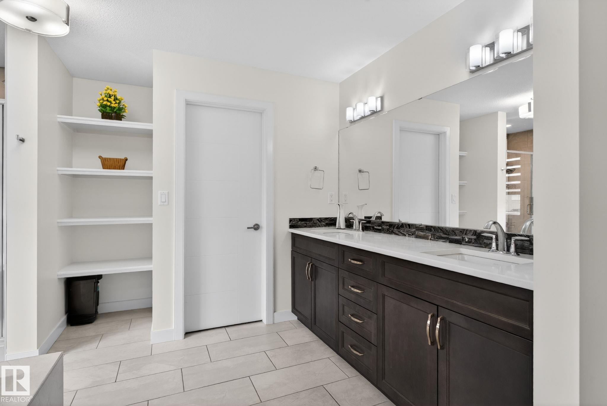 Bathroom - 704 39 Street, Edmonton, AB