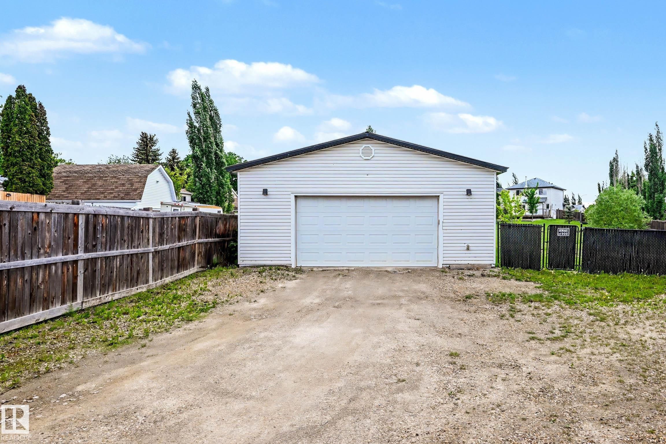 62 Greystone Crescent, Spruce Grove, AB