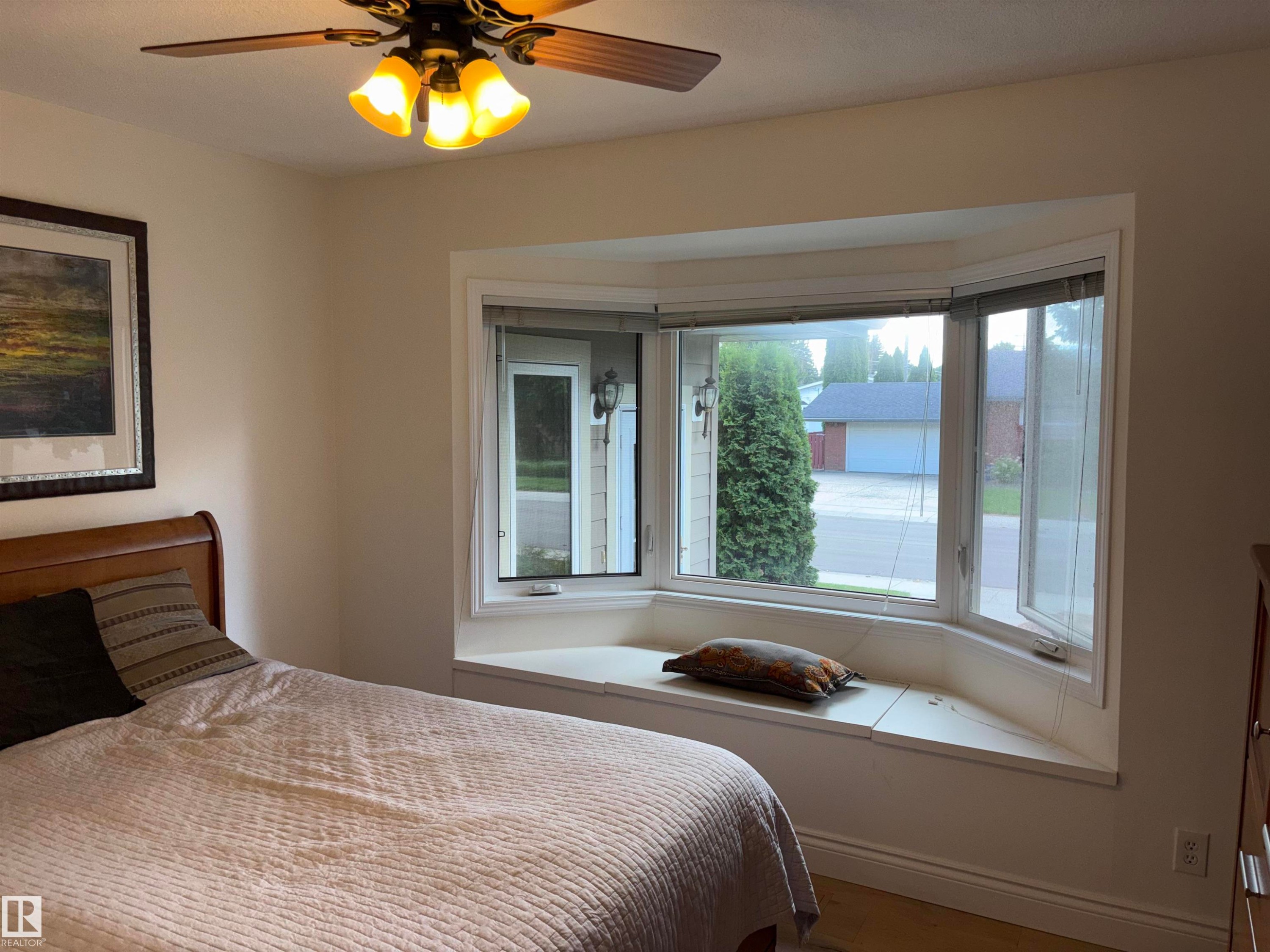 14016 85 Avenue Nw, Edmonton, AB - Indoor Photo Showing Bedroom