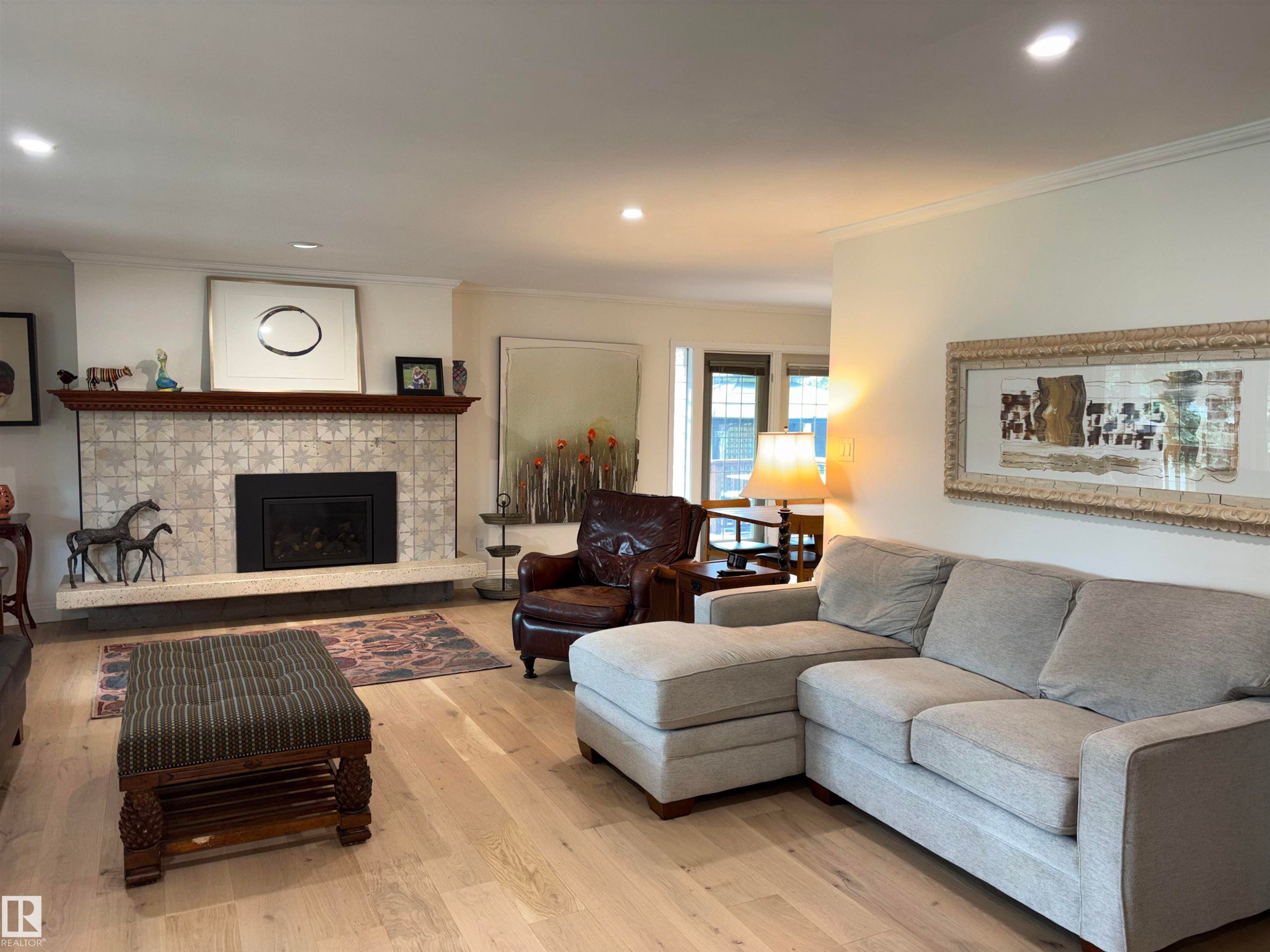 14016 85 Avenue Nw, Edmonton, AB - Indoor Photo Showing Living Room With Fireplace