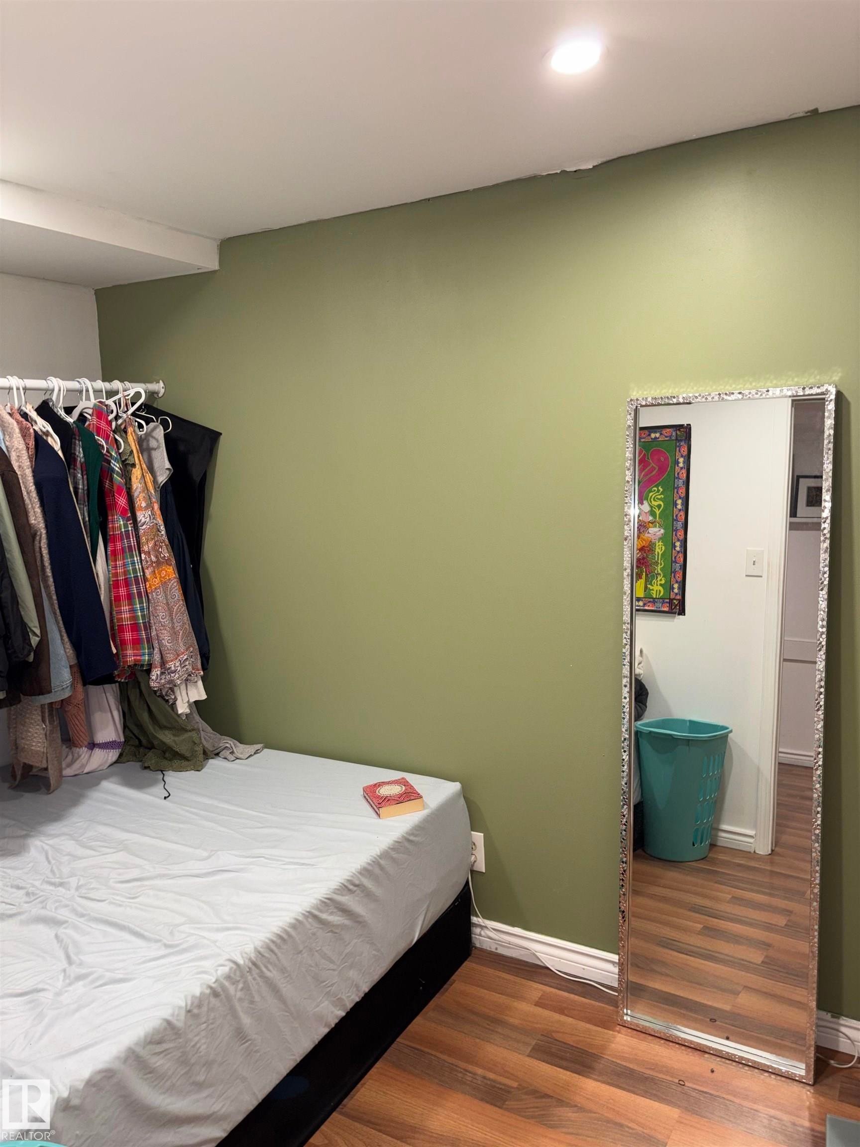 14016 85 Avenue Nw, Edmonton, AB - Indoor
