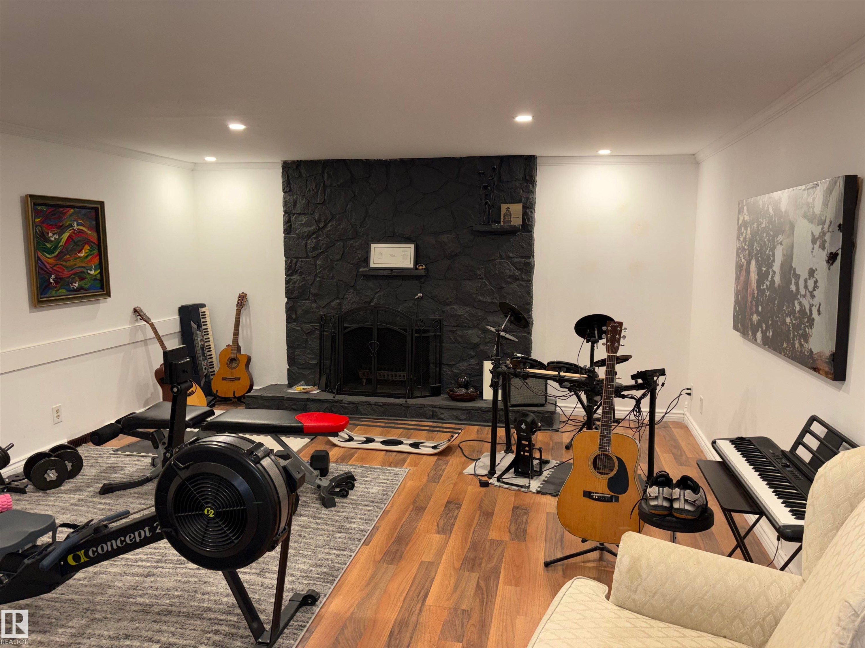 14016 85 Avenue Nw, Edmonton, AB - Indoor With Fireplace