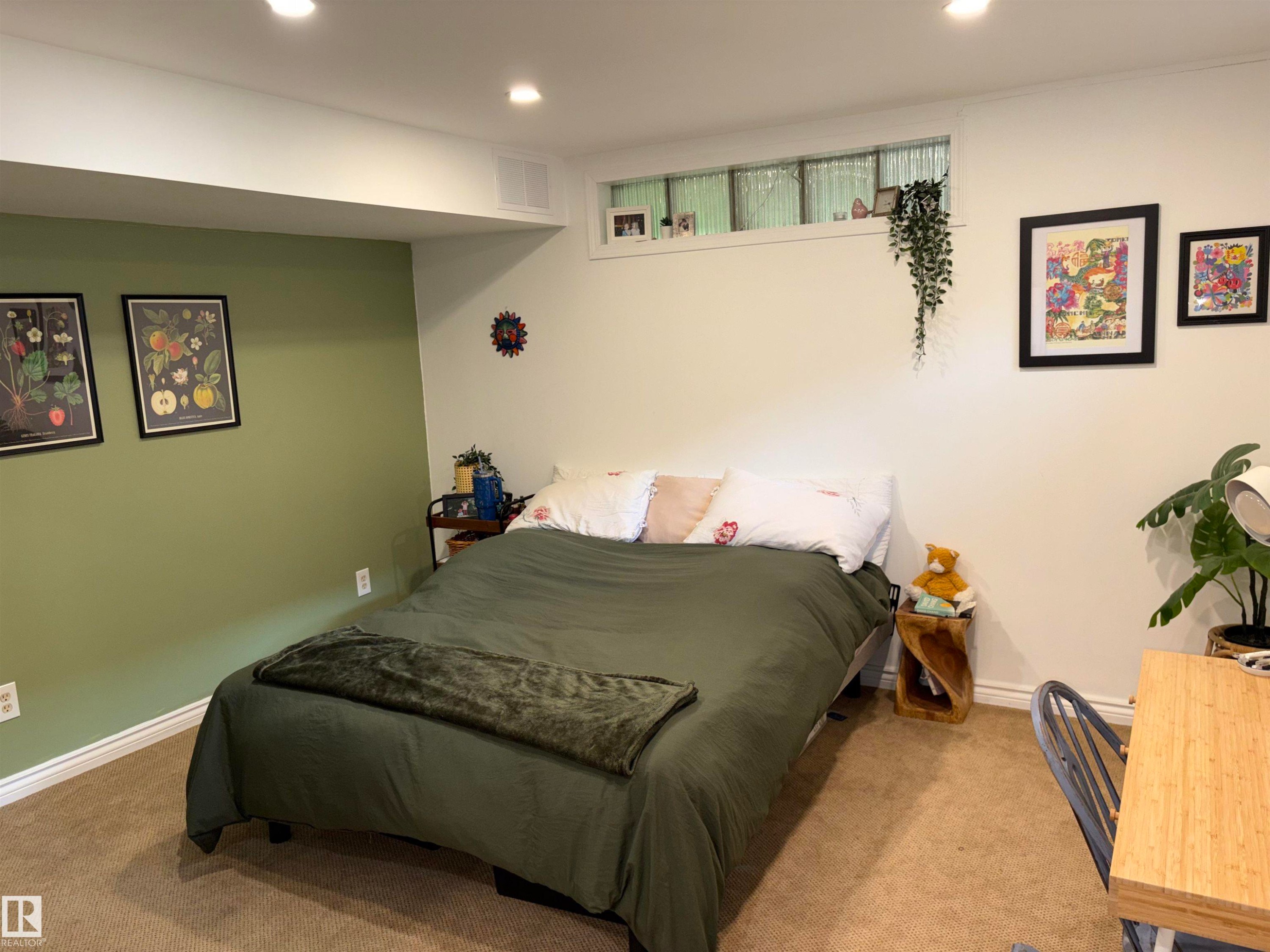 14016 85 Avenue Nw, Edmonton, AB - Indoor Photo Showing Bedroom