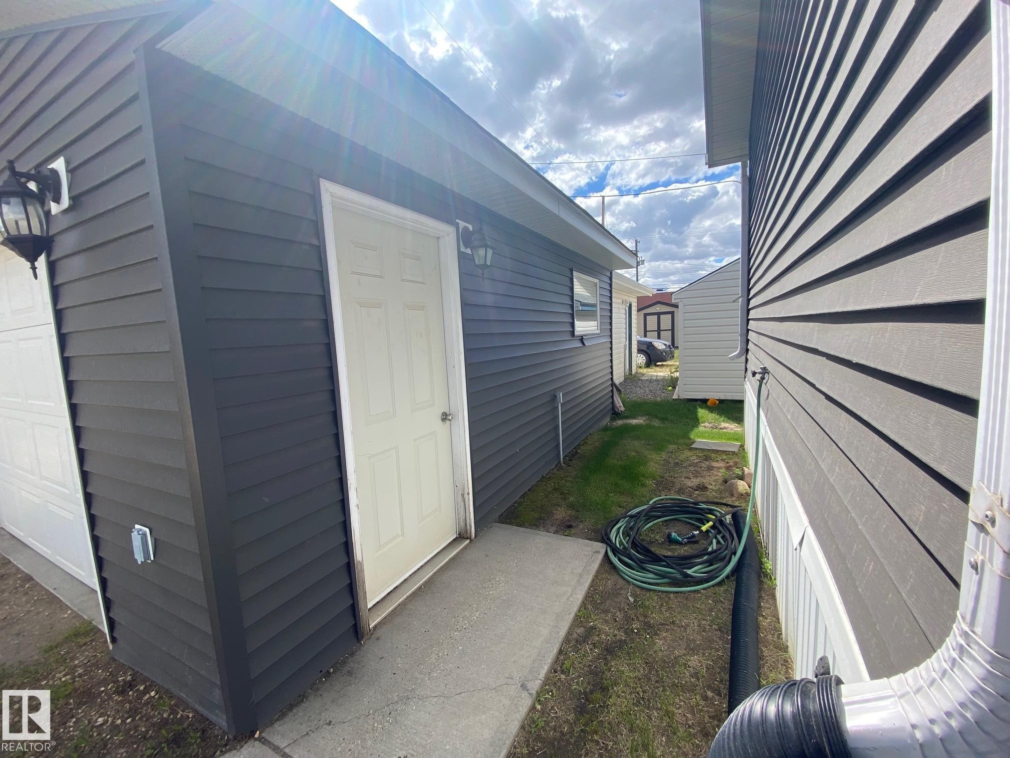 4809 49 Avenue, Wetaskiwin, AB