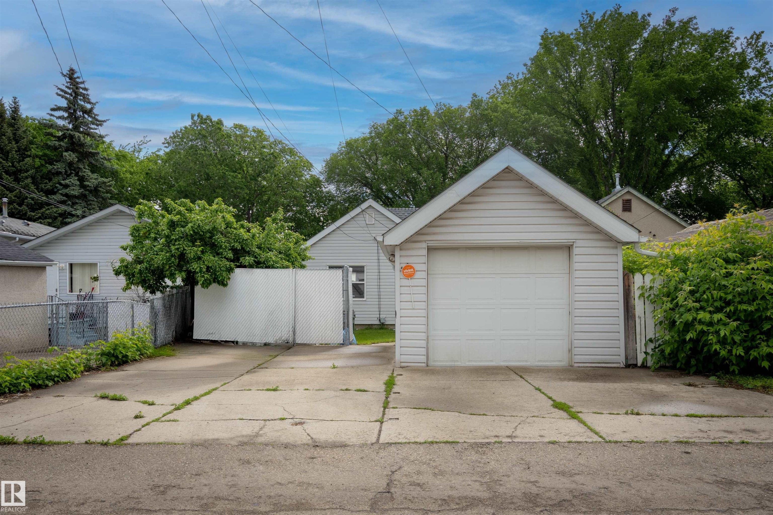 11432 84 Street, Edmonton, AB
