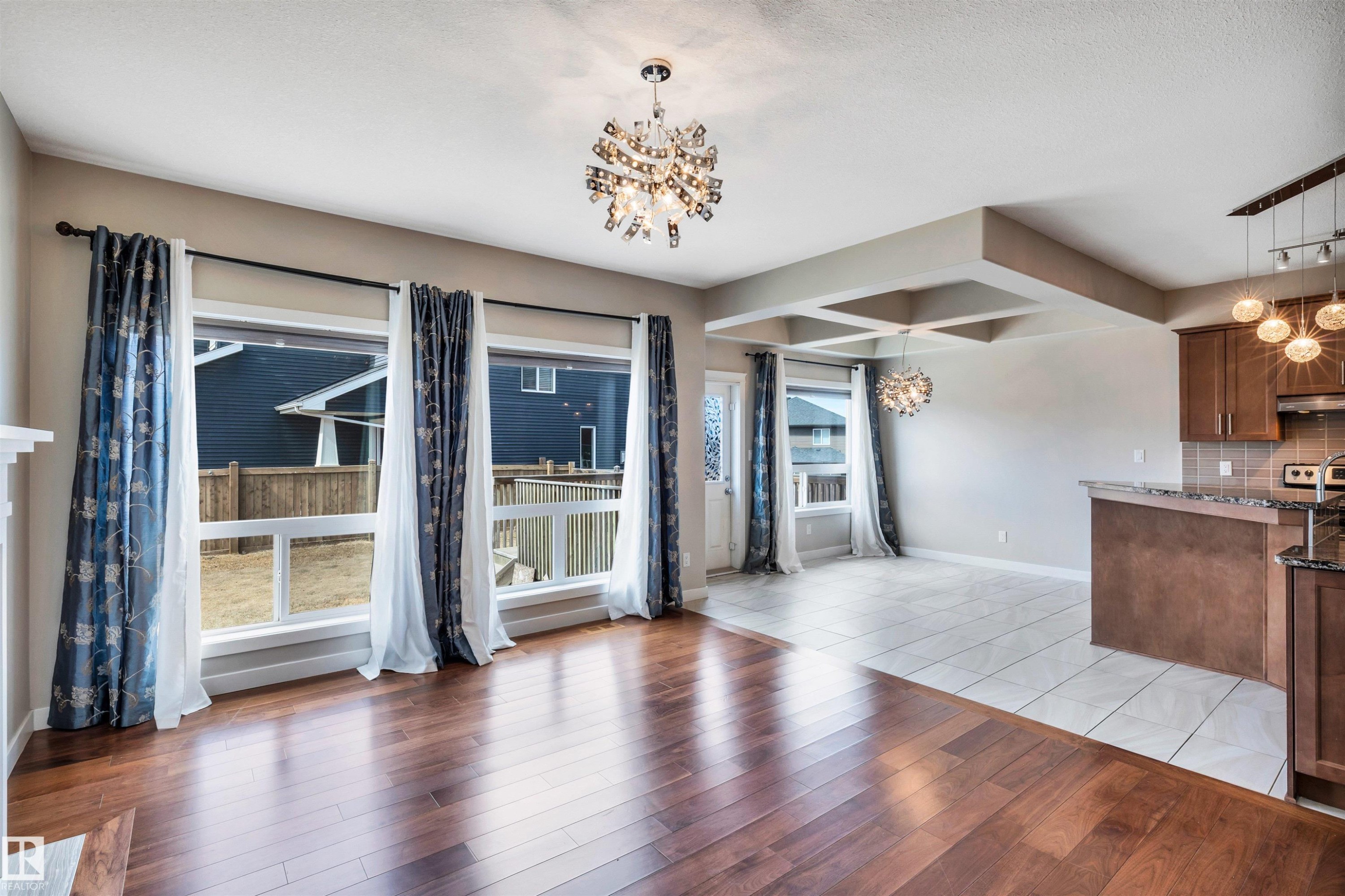1461 Watt Drive Sw, Edmonton, AB - Indoor Photo Showing Kitchen