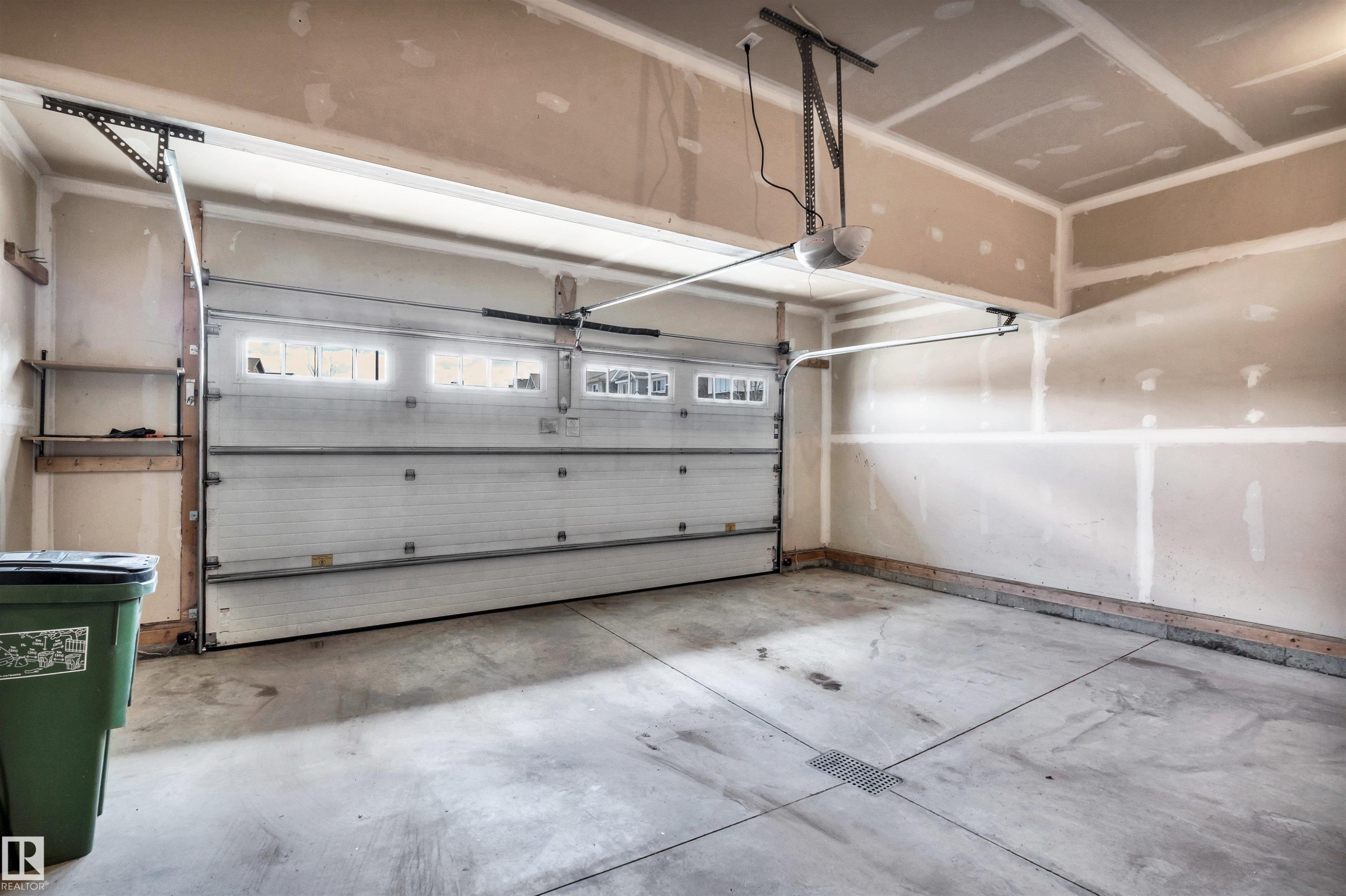 1461 Watt Drive Sw, Edmonton, AB - Indoor Photo Showing Garage