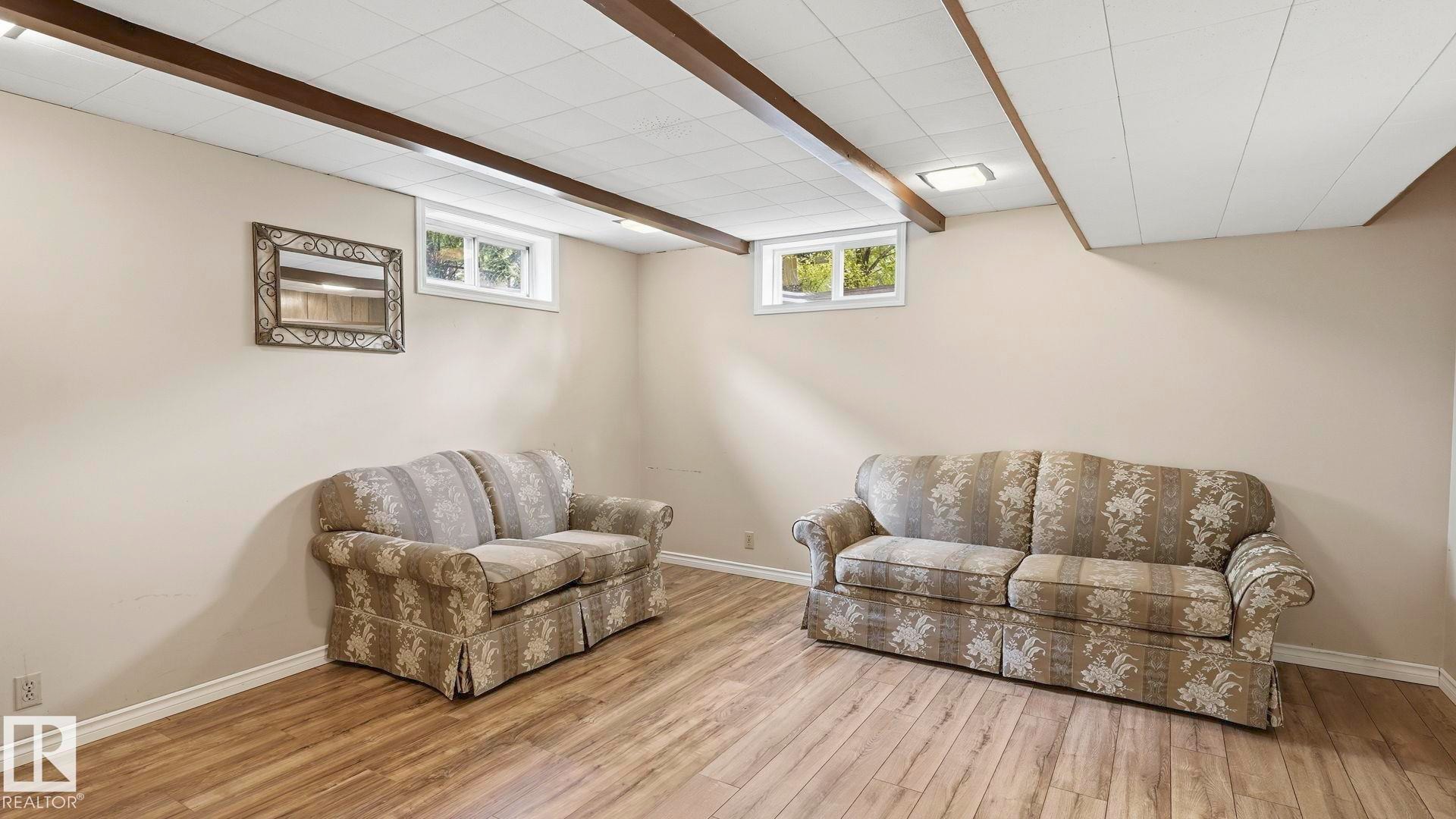 Sitting room - 13008 105 Street Nw, Edmonton, AB - Indoor