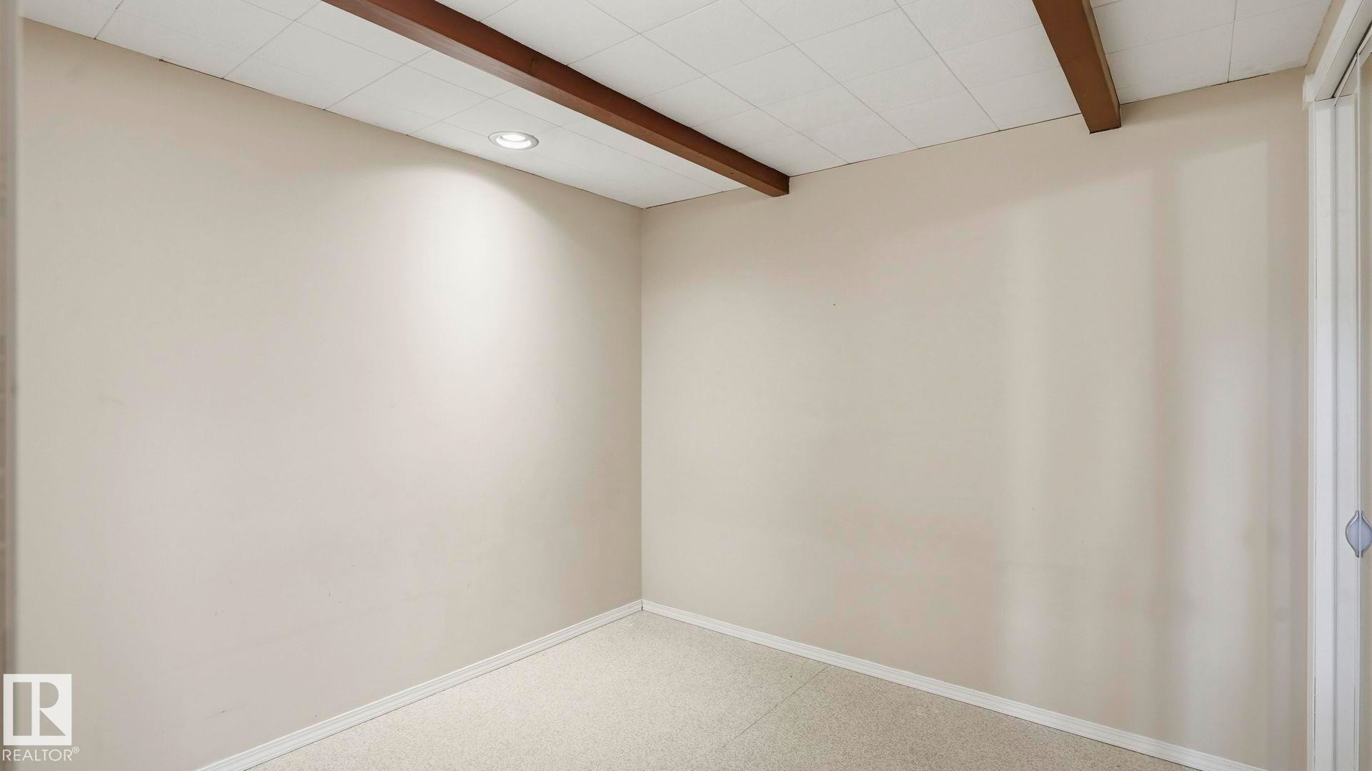 Empty room - 13008 105 Street Nw, Edmonton, AB - Indoor Photo Showing Other Room
